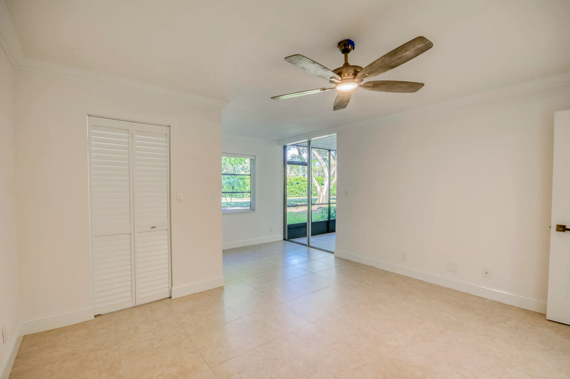 Property Slideshow image 12 of 39 | 6865 huntington ln apt 105, Delray Beach, FL, 33446