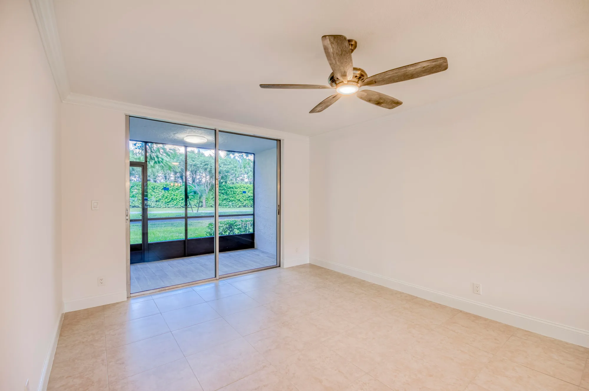 Property Slideshow image 8 of 39 | 6865 huntington ln apt 105, Delray Beach, FL, 33446