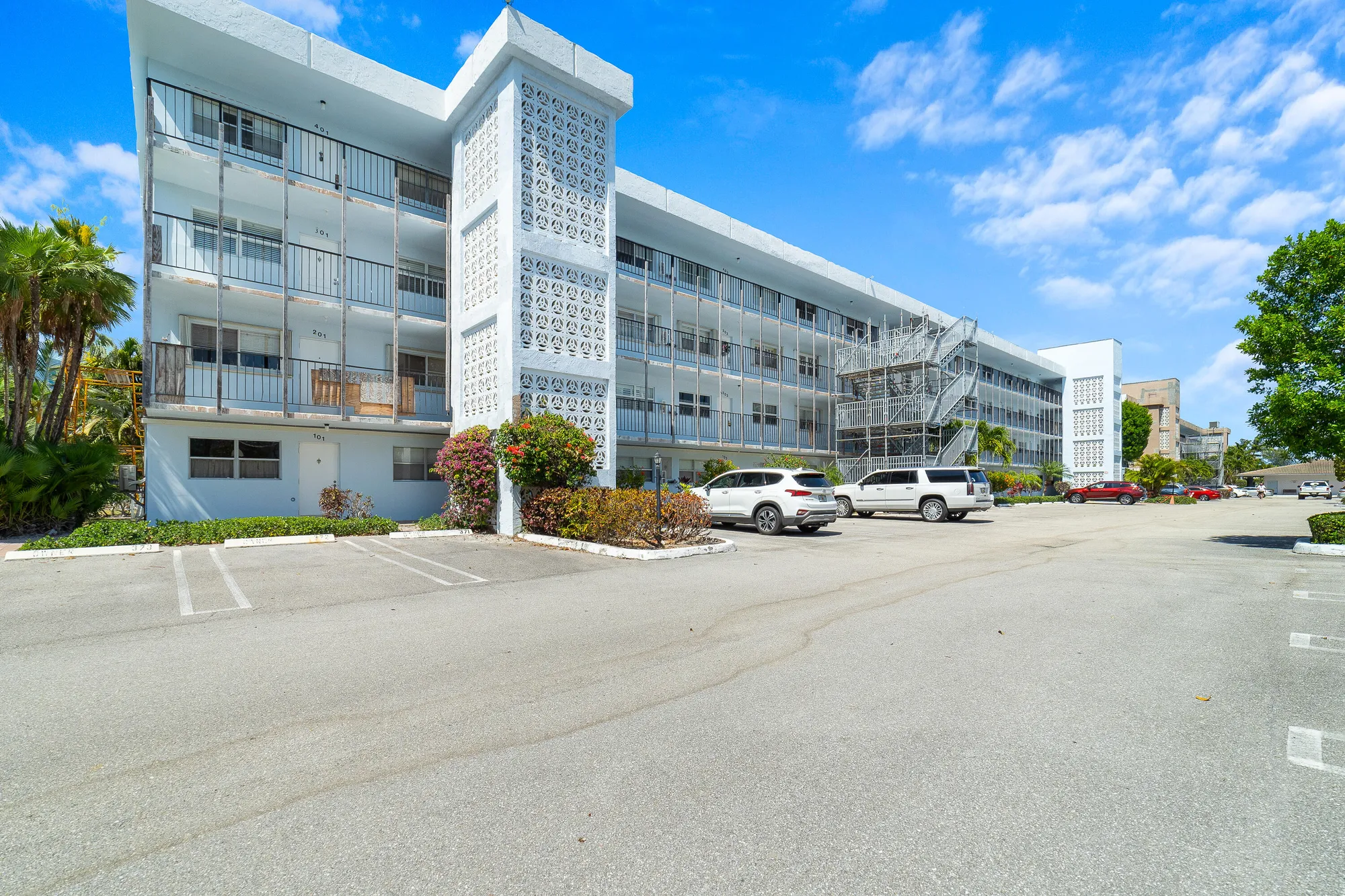 Property Slideshow image 21 of 27 | 2006 s federal hwy 106, Boynton Beach, FL, 33435