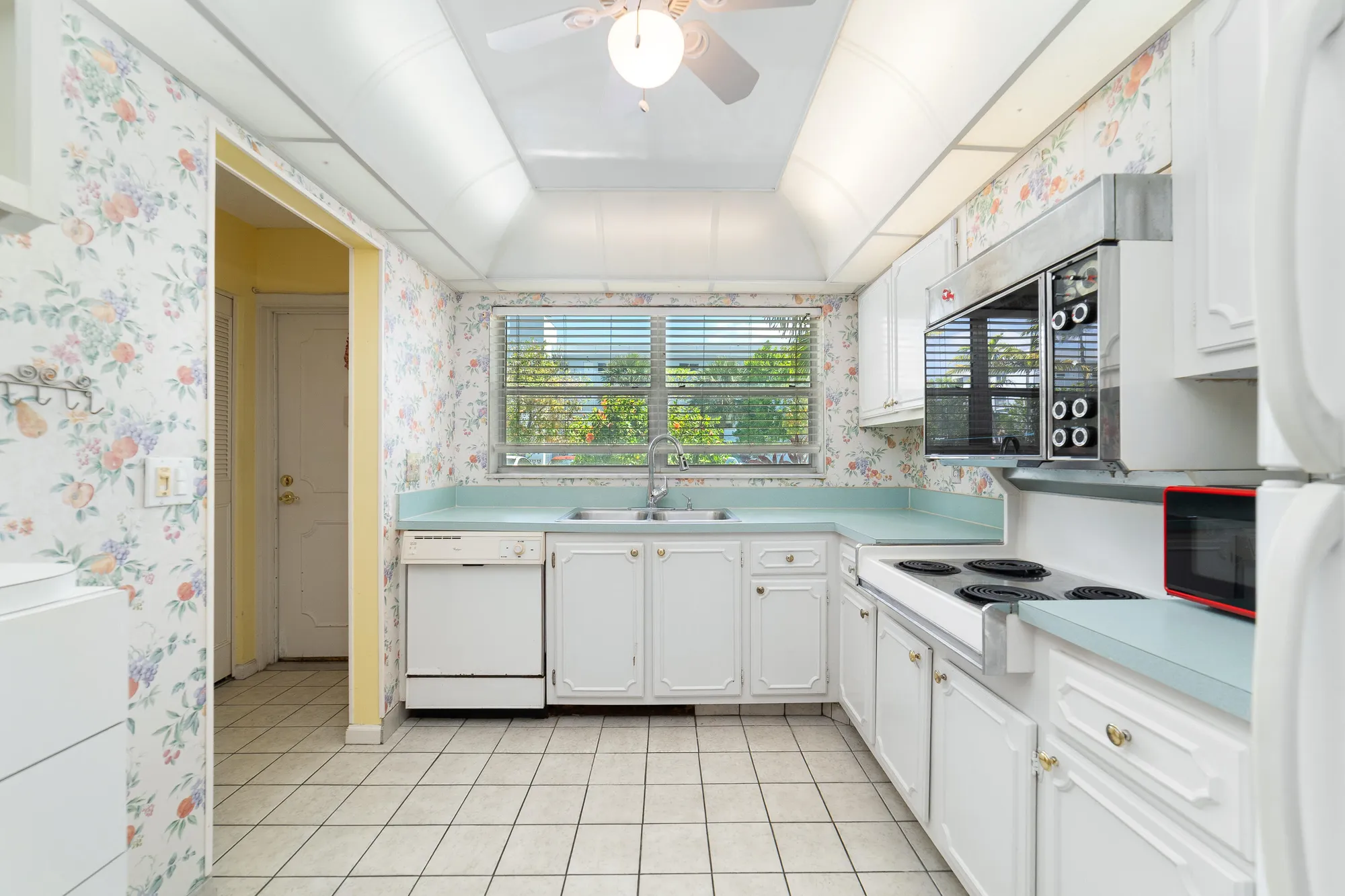 Property Slideshow image 7 of 27 | 2006 s federal hwy 106, Boynton Beach, FL, 33435