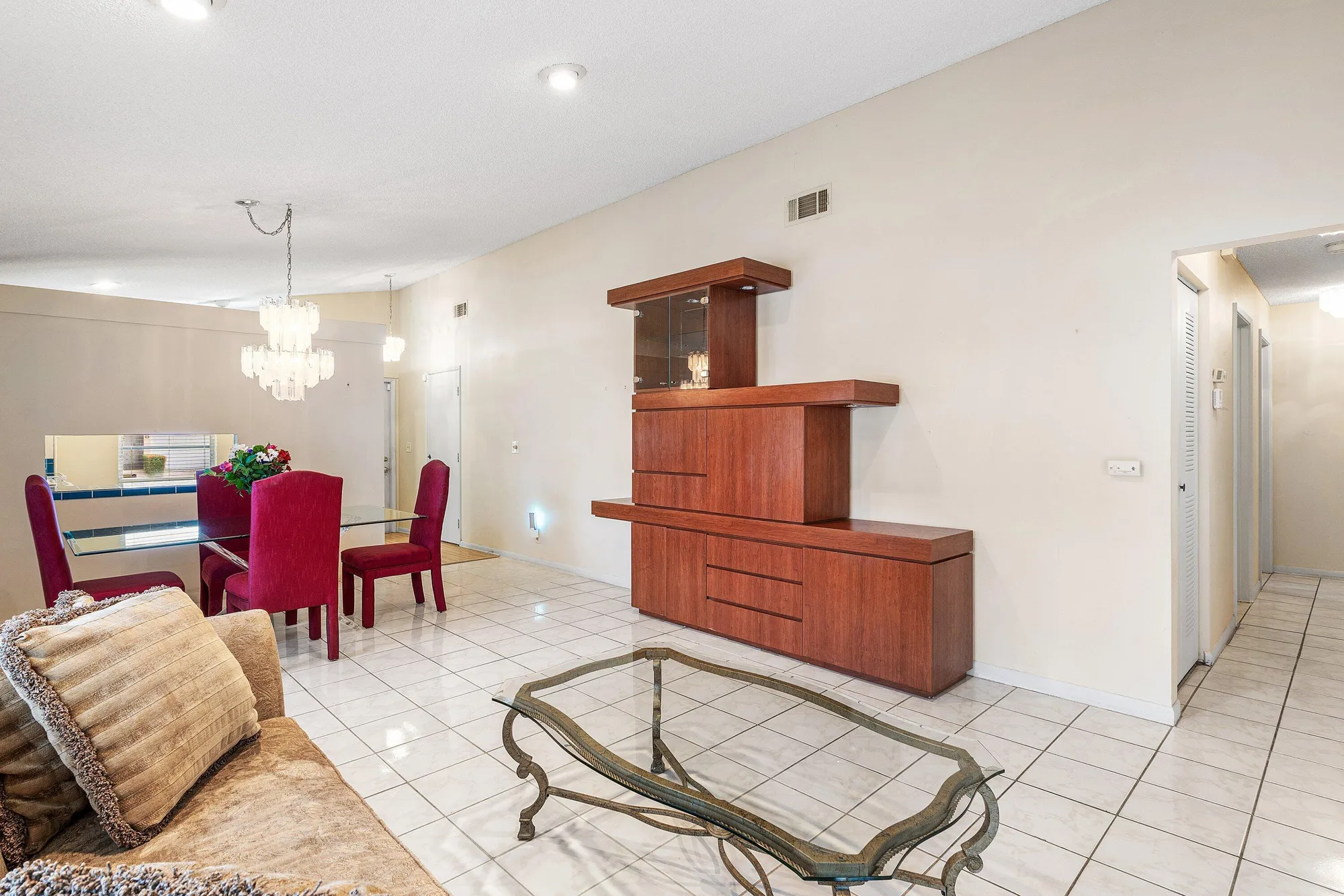 Property Slideshow image 11 of 35 | 8077 springtree rd d, Boca Raton, FL, 33496