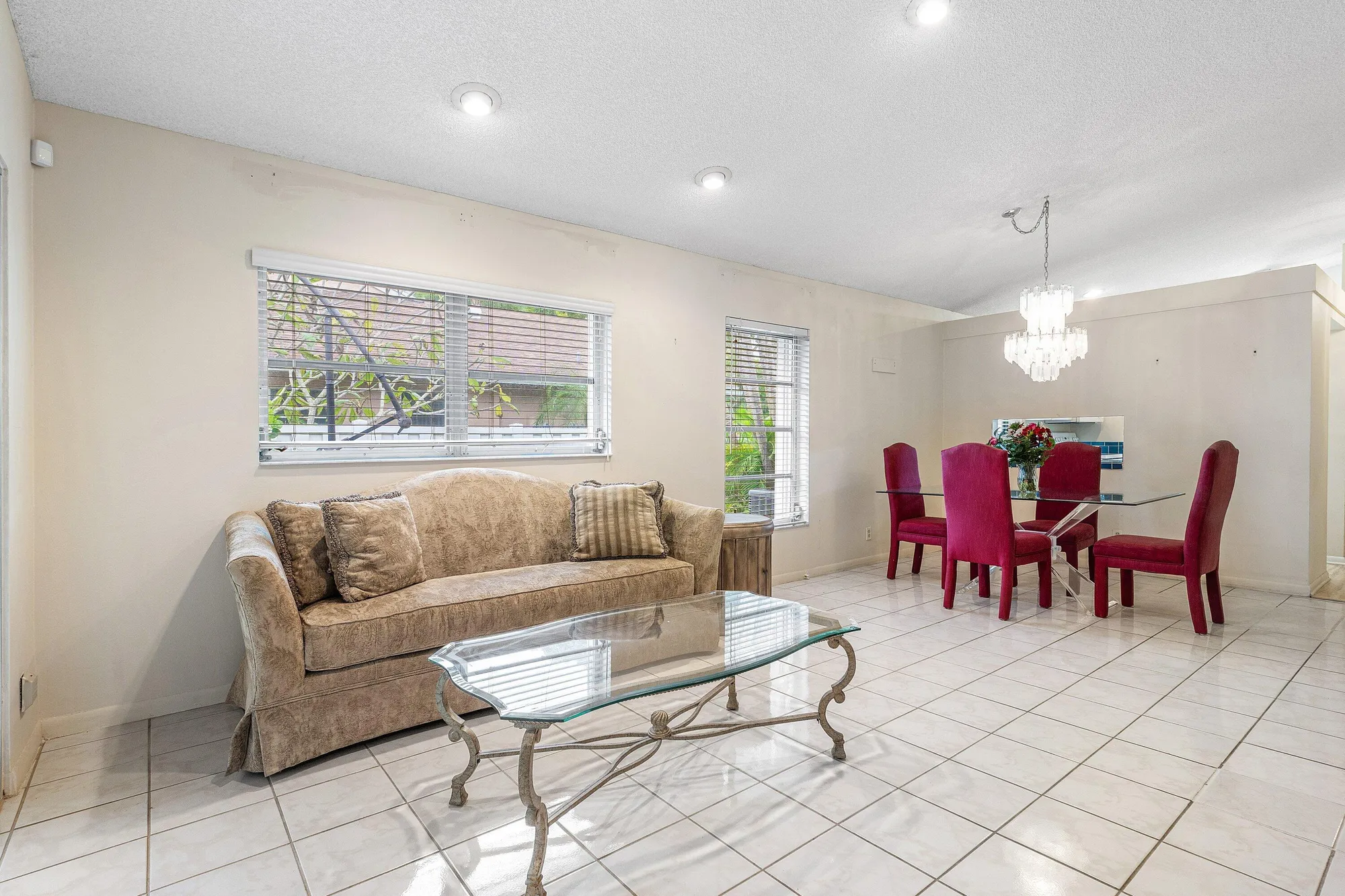 Property Slideshow image 12 of 35 | 8077 springtree rd d, Boca Raton, FL, 33496