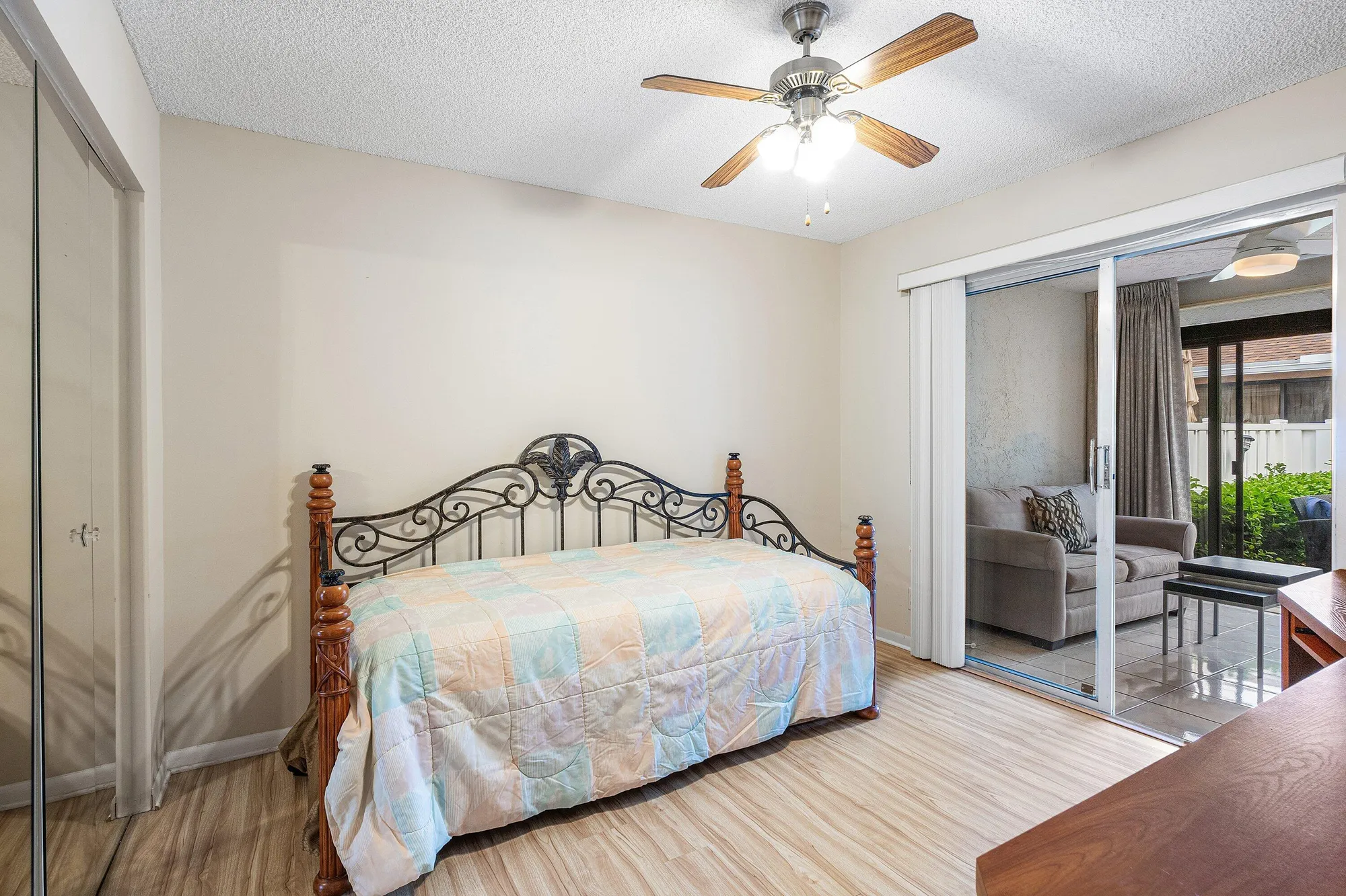 Property Slideshow image 14 of 35 | 8077 springtree rd d, Boca Raton, FL, 33496