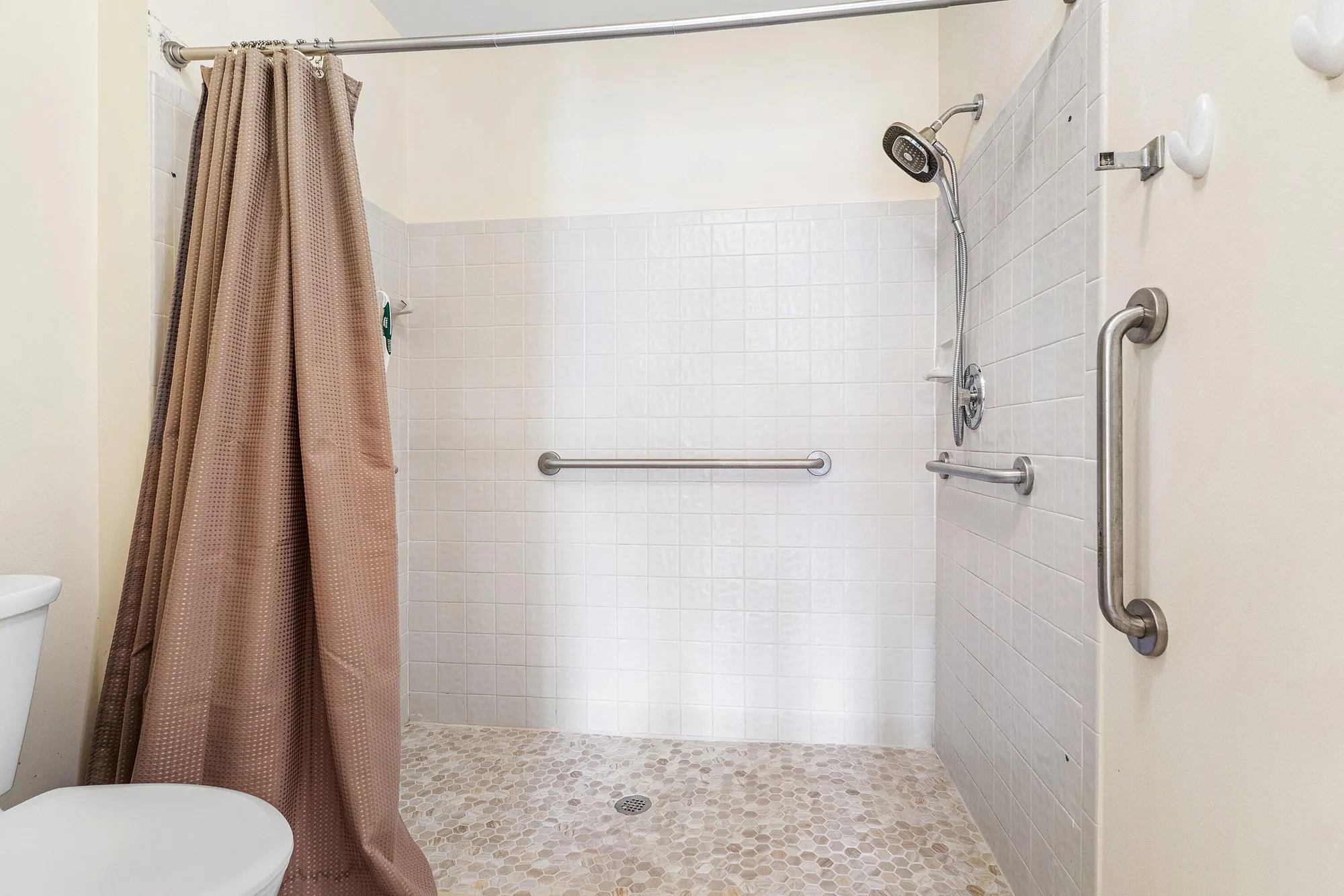 Property Slideshow image 19 of 35 | 8077 springtree rd d, Boca Raton, FL, 33496