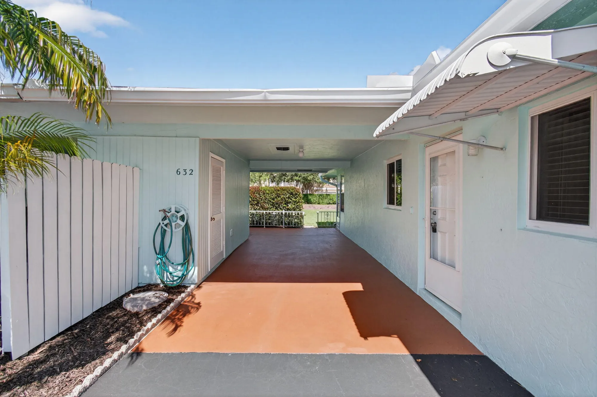 Property Slideshow image 6 of 60 | 632 hummingbird ln, Delray Beach, FL, 33445