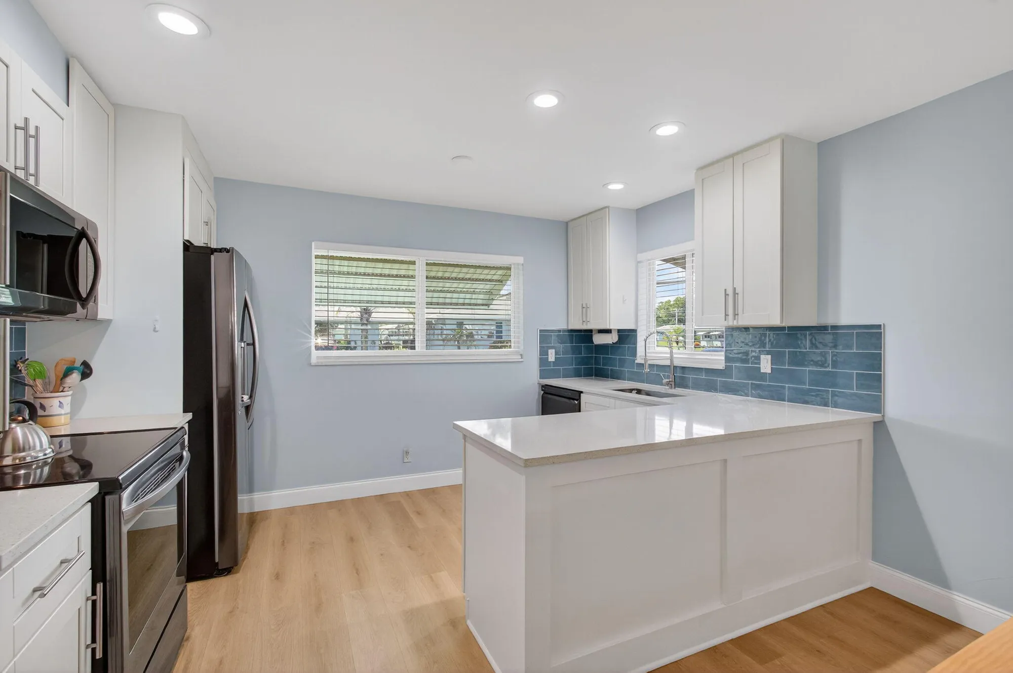 Property Slideshow image 17 of 60 | 632 hummingbird ln, Delray Beach, FL, 33445