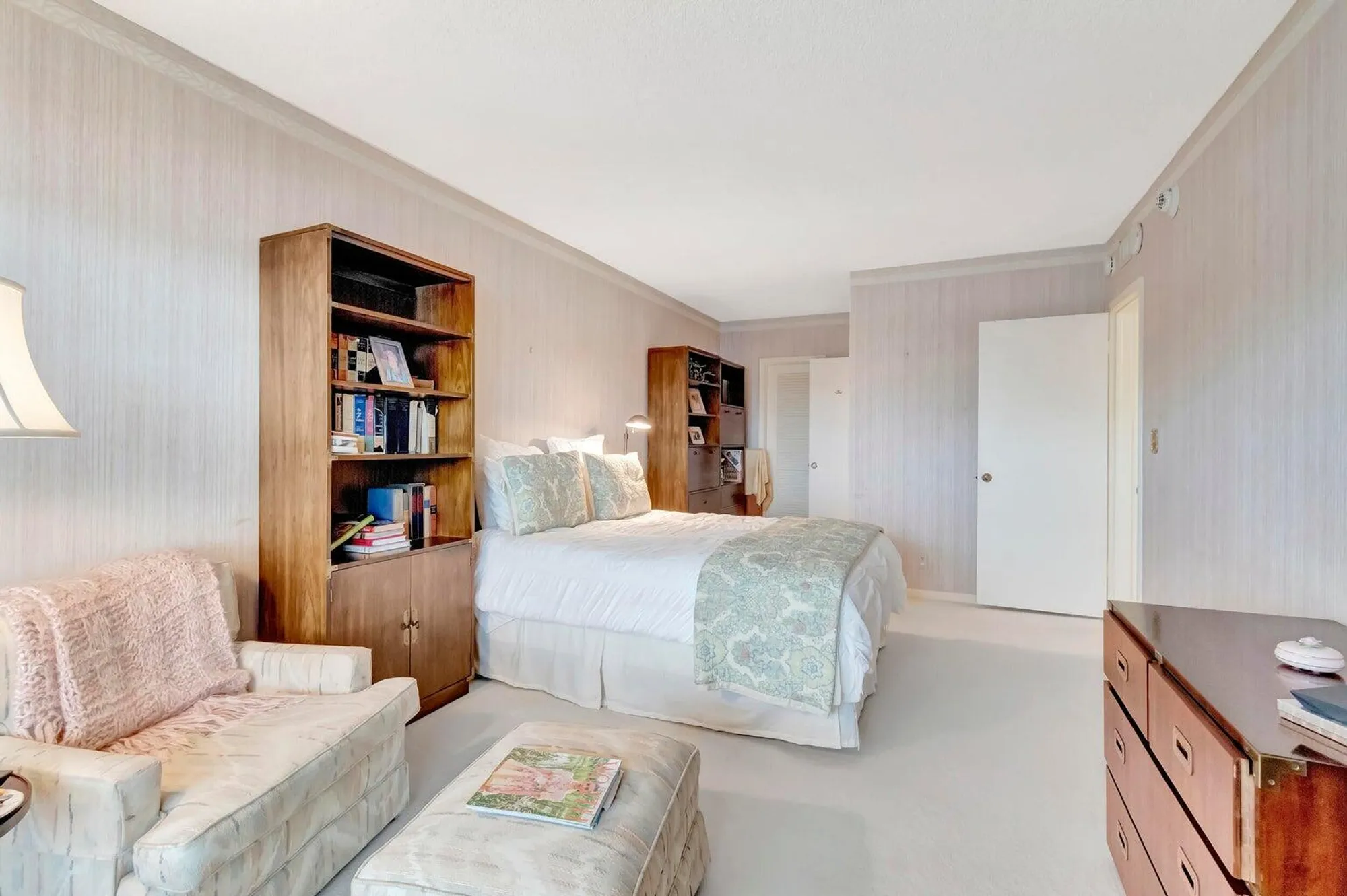 Property Slideshow image 12 of 47 | 200 macfarlane dr n-203, Delray Beach, FL, 33483