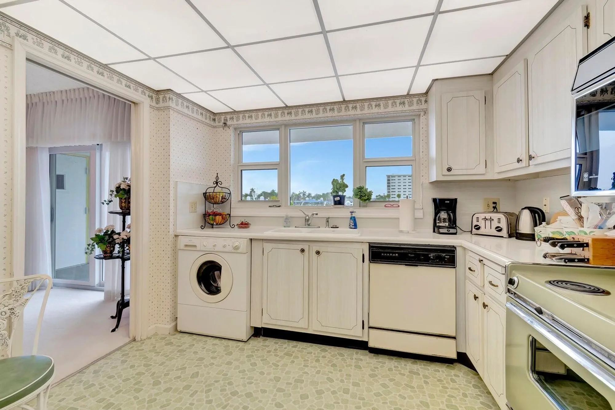 Property Slideshow image 20 of 47 | 200 macfarlane dr n-203, Delray Beach, FL, 33483