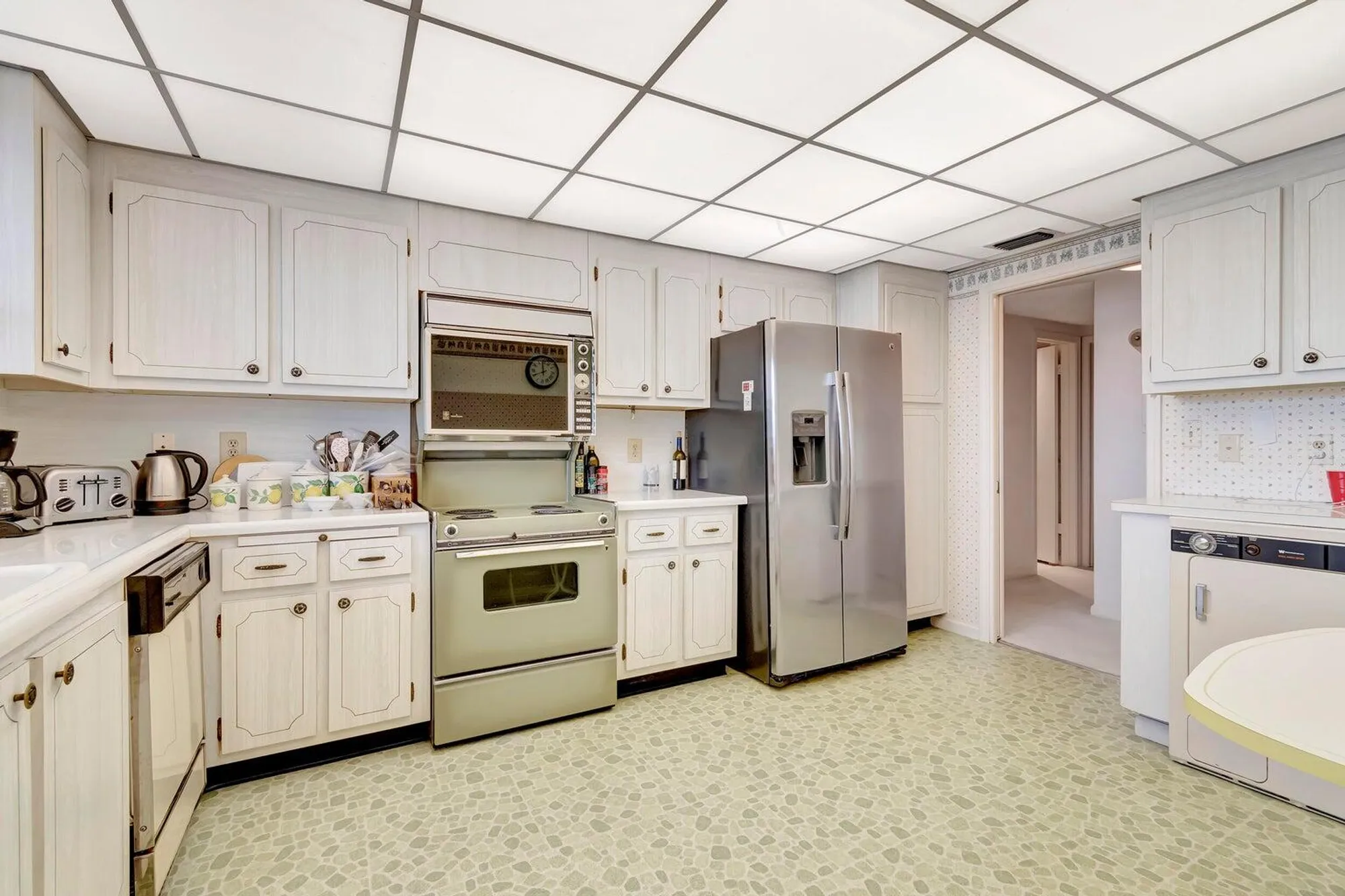Property Slideshow image 19 of 47 | 200 macfarlane dr n-203, Delray Beach, FL, 33483