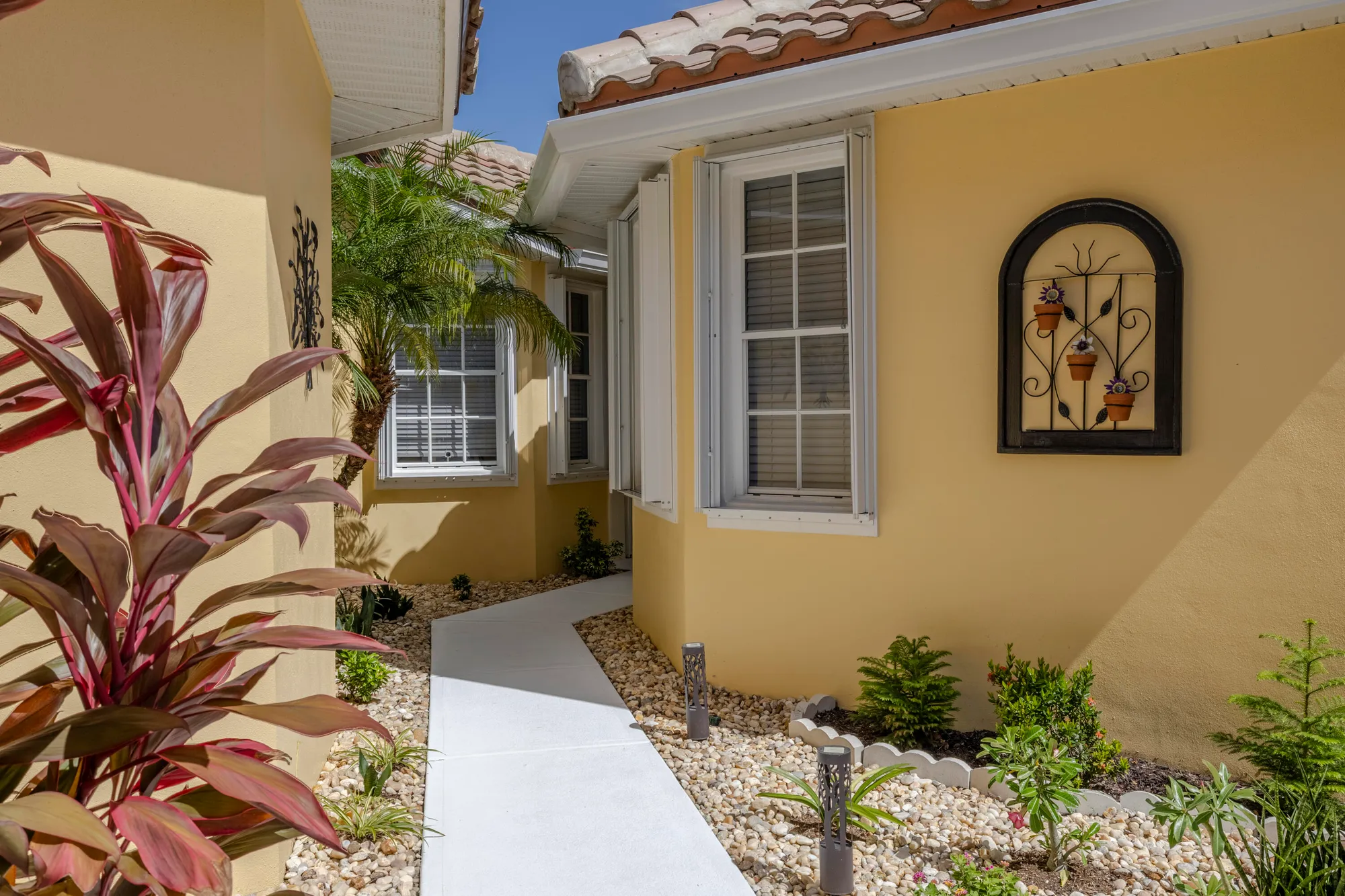 Property Slideshow image 5 of 12 | 1668 victoria cir, Vero Beach, FL, 32967