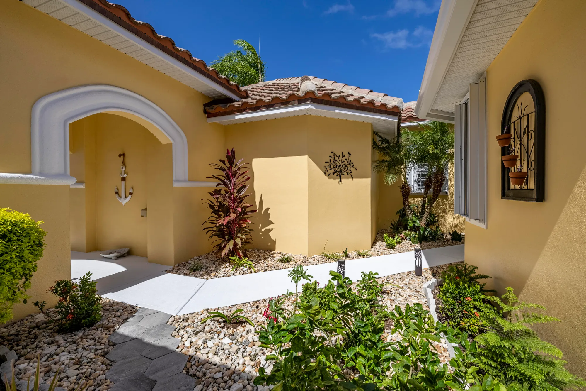 Property Slideshow image 6 of 12 | 1668 victoria cir, Vero Beach, FL, 32967