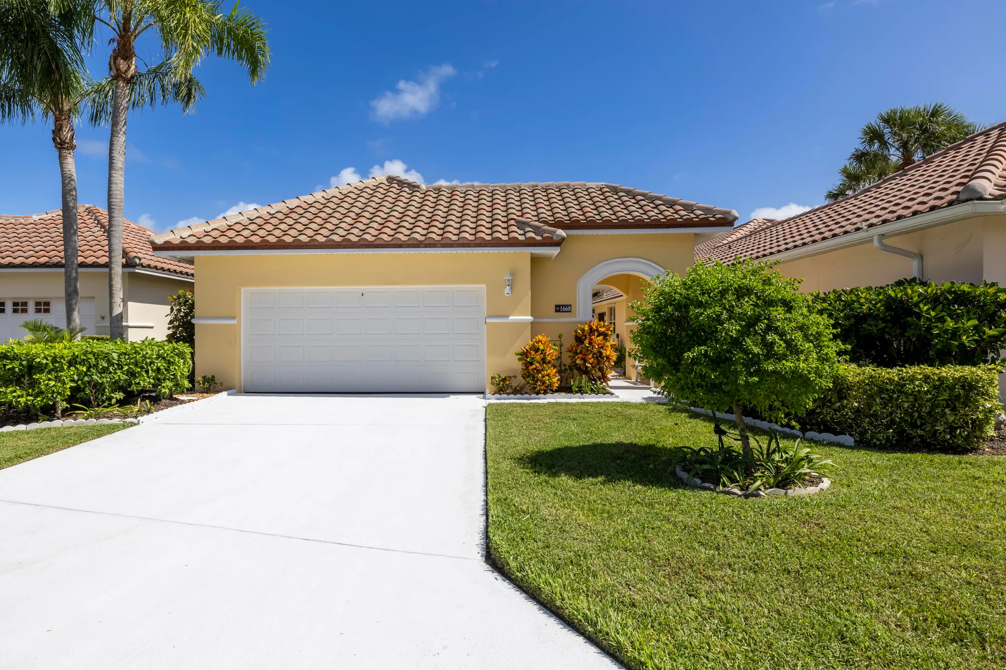 Property Slideshow image 2 of 12 | 1668 victoria cir, Vero Beach, FL, 32967