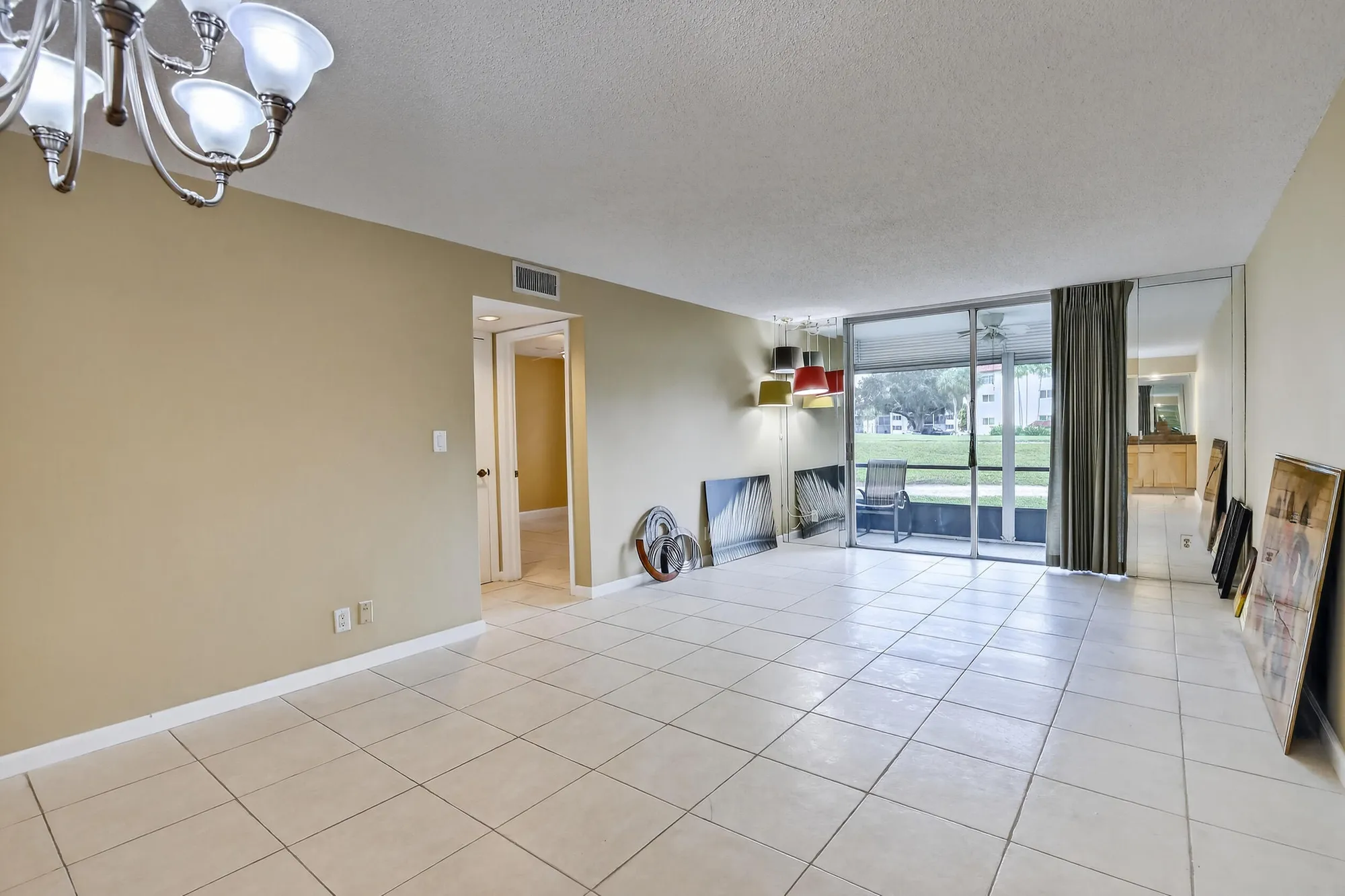 Property Slideshow image 14 of 47 | 411 s hollybrook dr 104, Pembroke Pines, FL, 33025