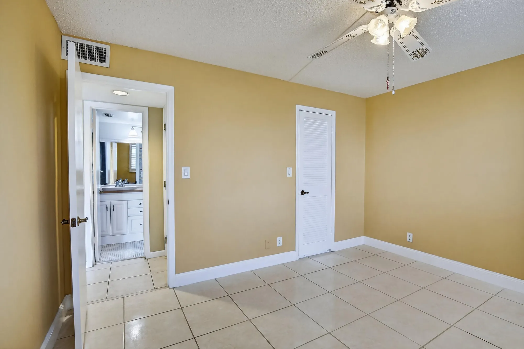 Property Slideshow image 23 of 47 | 411 s hollybrook dr 104, Pembroke Pines, FL, 33025
