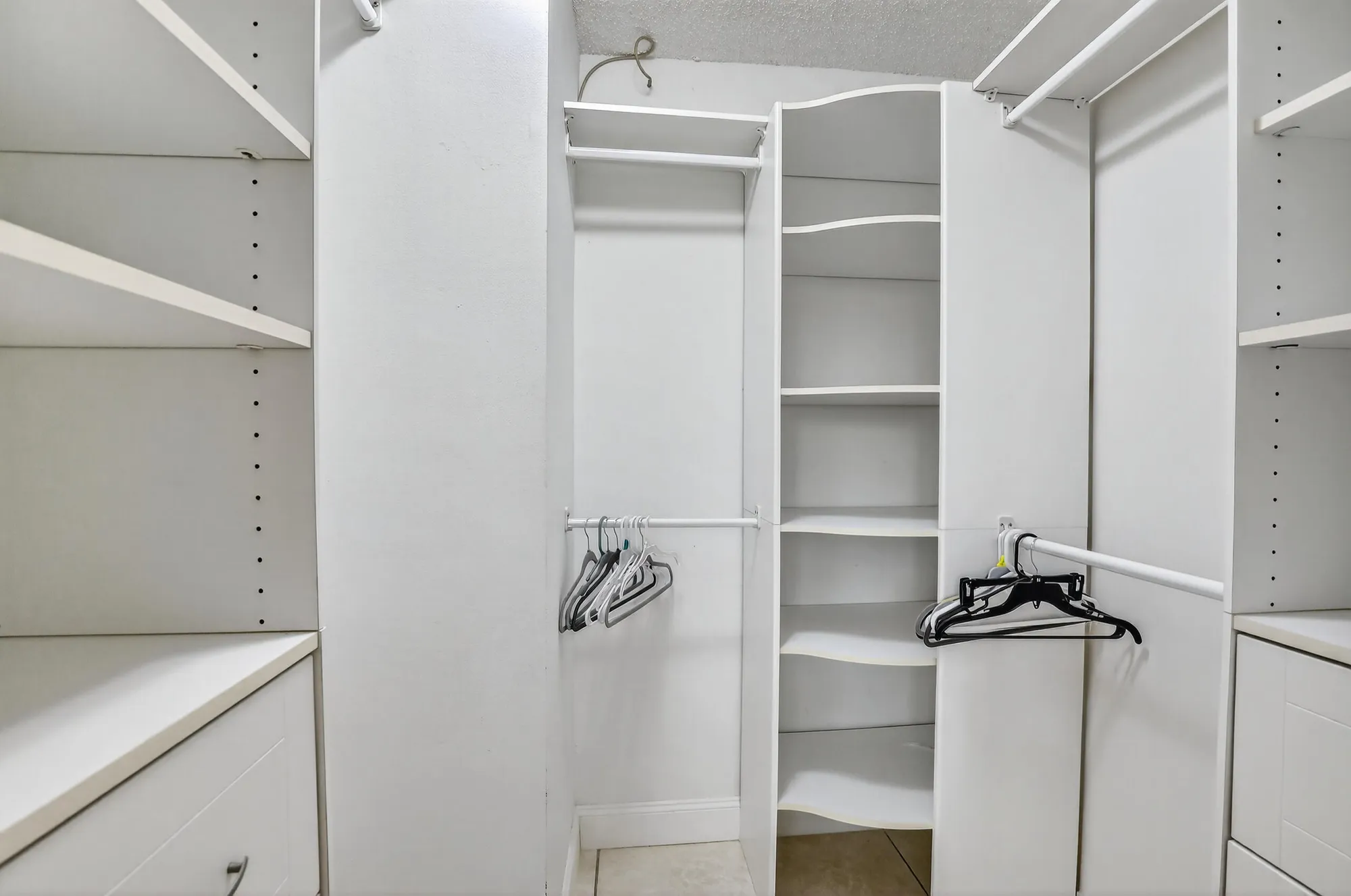 Property Slideshow image 28 of 47 | 411 s hollybrook dr 104, Pembroke Pines, FL, 33025