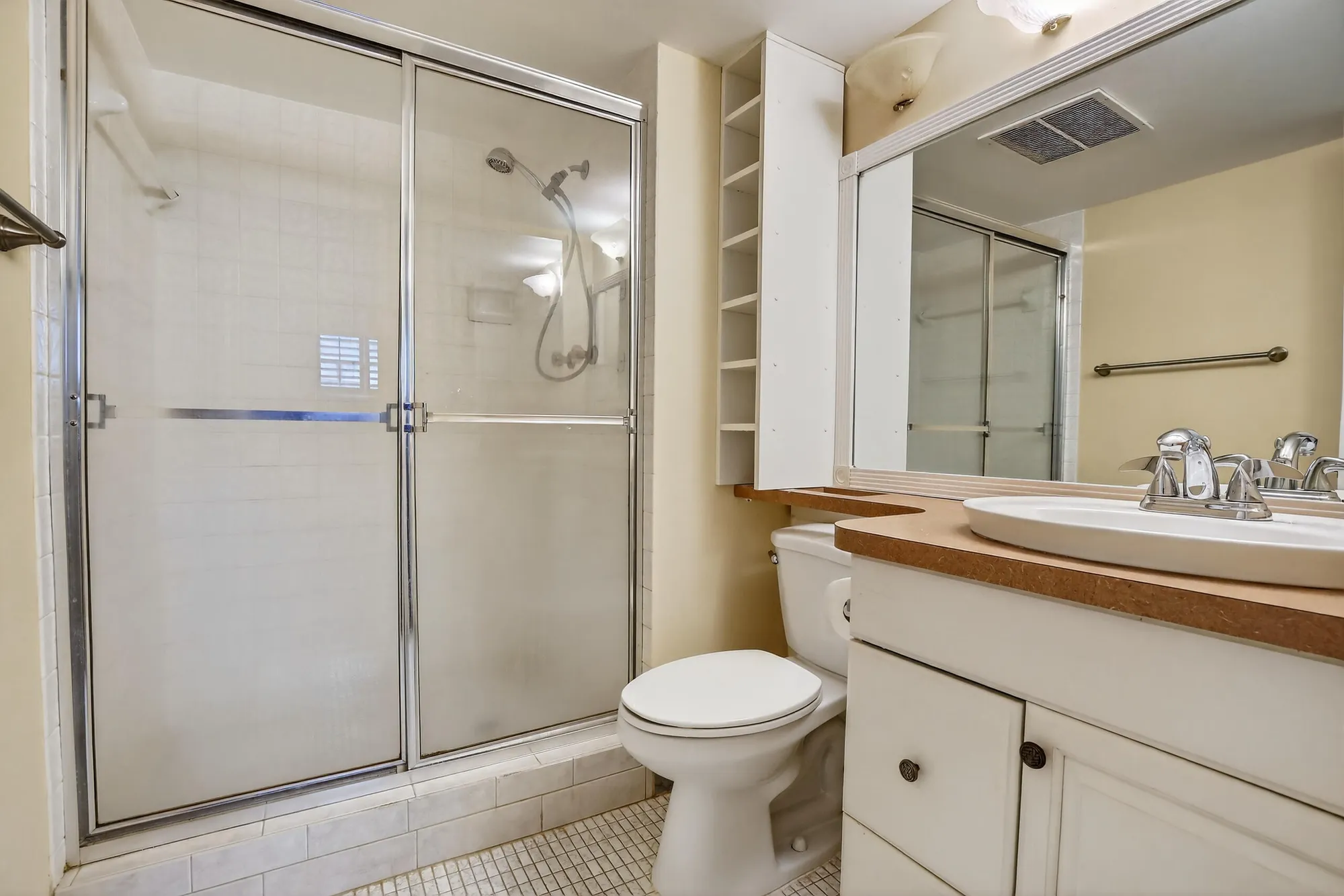 Property Slideshow image 34 of 47 | 411 s hollybrook dr 104, Pembroke Pines, FL, 33025