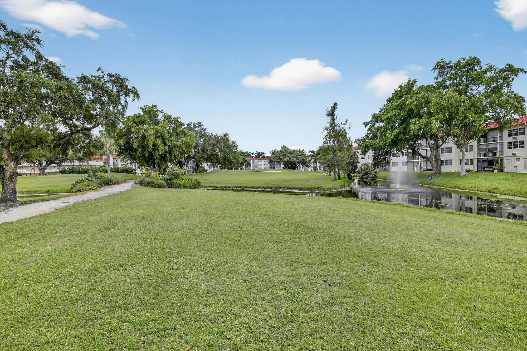 Property Slideshow image 46 of 47 | 411 s hollybrook dr 104, Pembroke Pines, FL, 33025