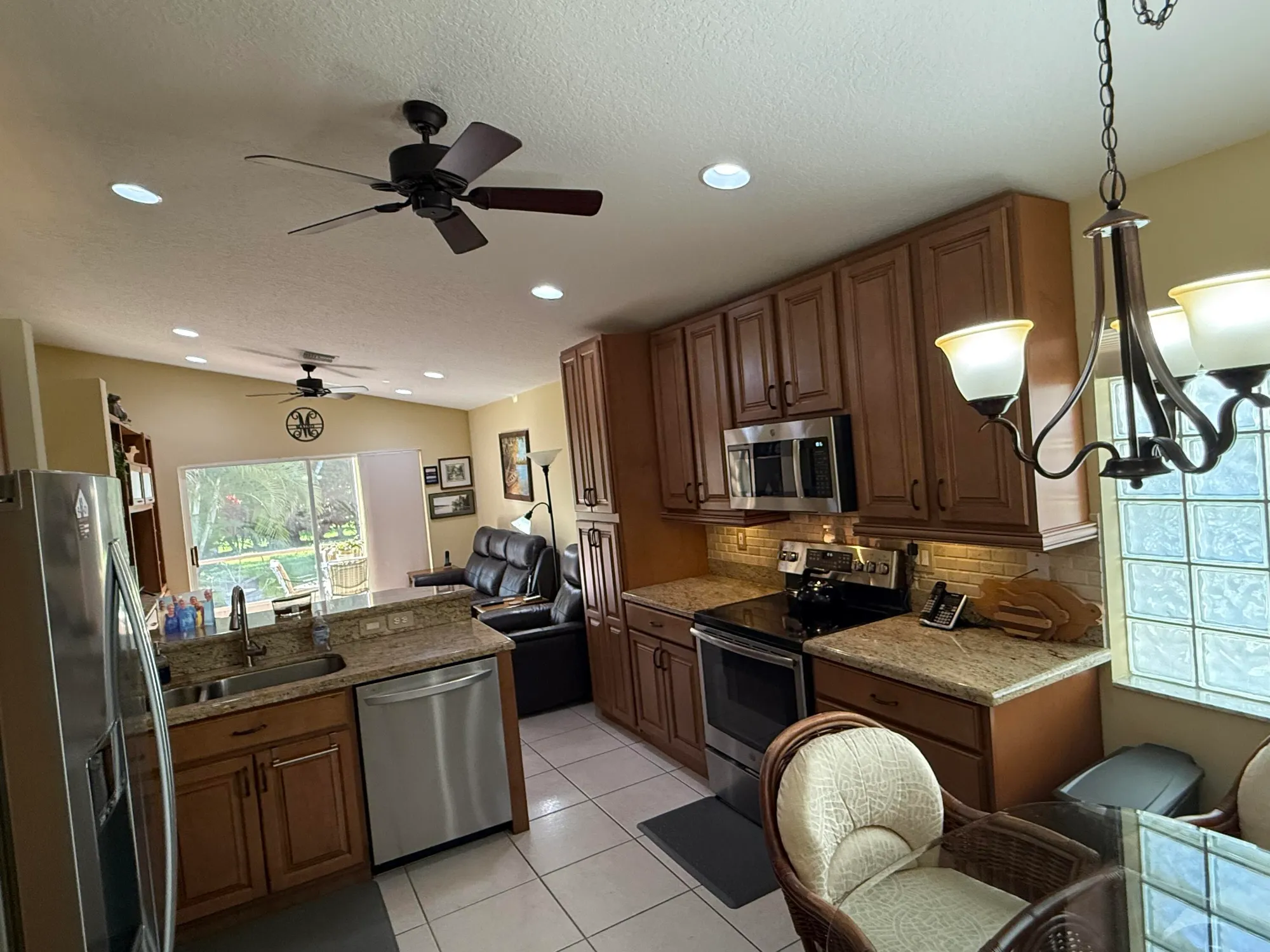 Property Slideshow image 10 of 25 | 5820 royal club dr, Boynton Beach, FL, 33437