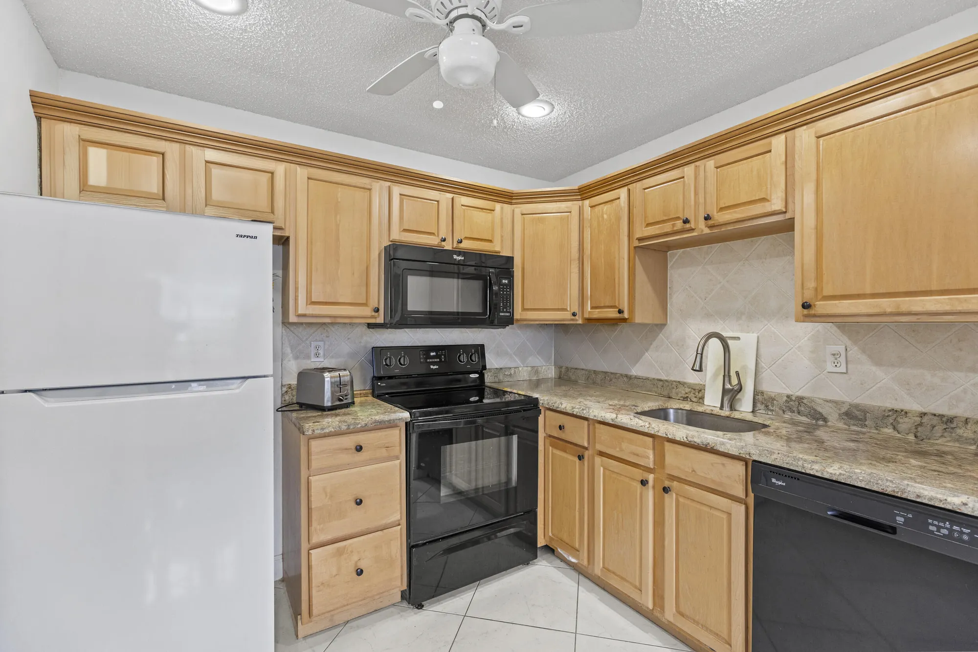 Property Slideshow image 3 of 49 | 137 burgundy c # 137, Delray Beach, FL, 33484