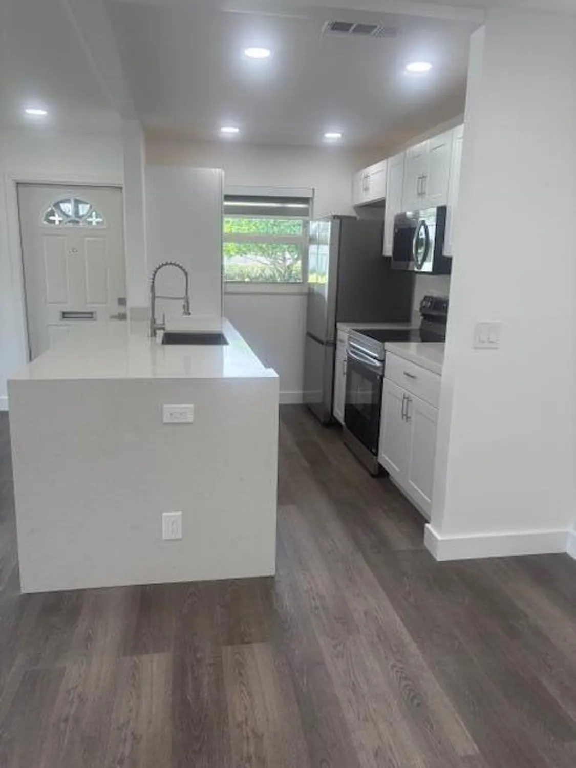 Property Slideshow image 2 of 19 | 1022 circle dr d, Delray Beach, FL, 33445