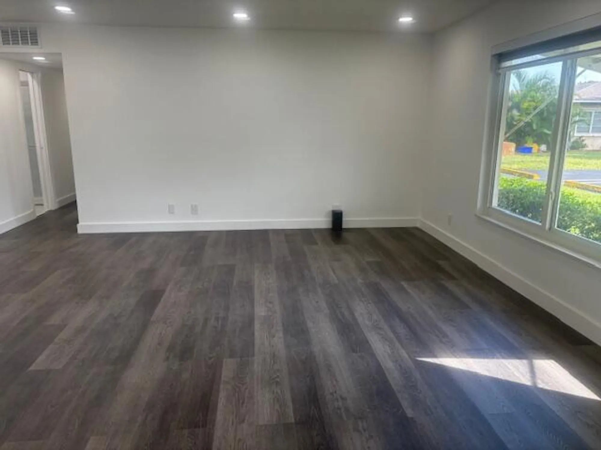 Property Slideshow image 5 of 19 | 1022 circle dr d, Delray Beach, FL, 33445