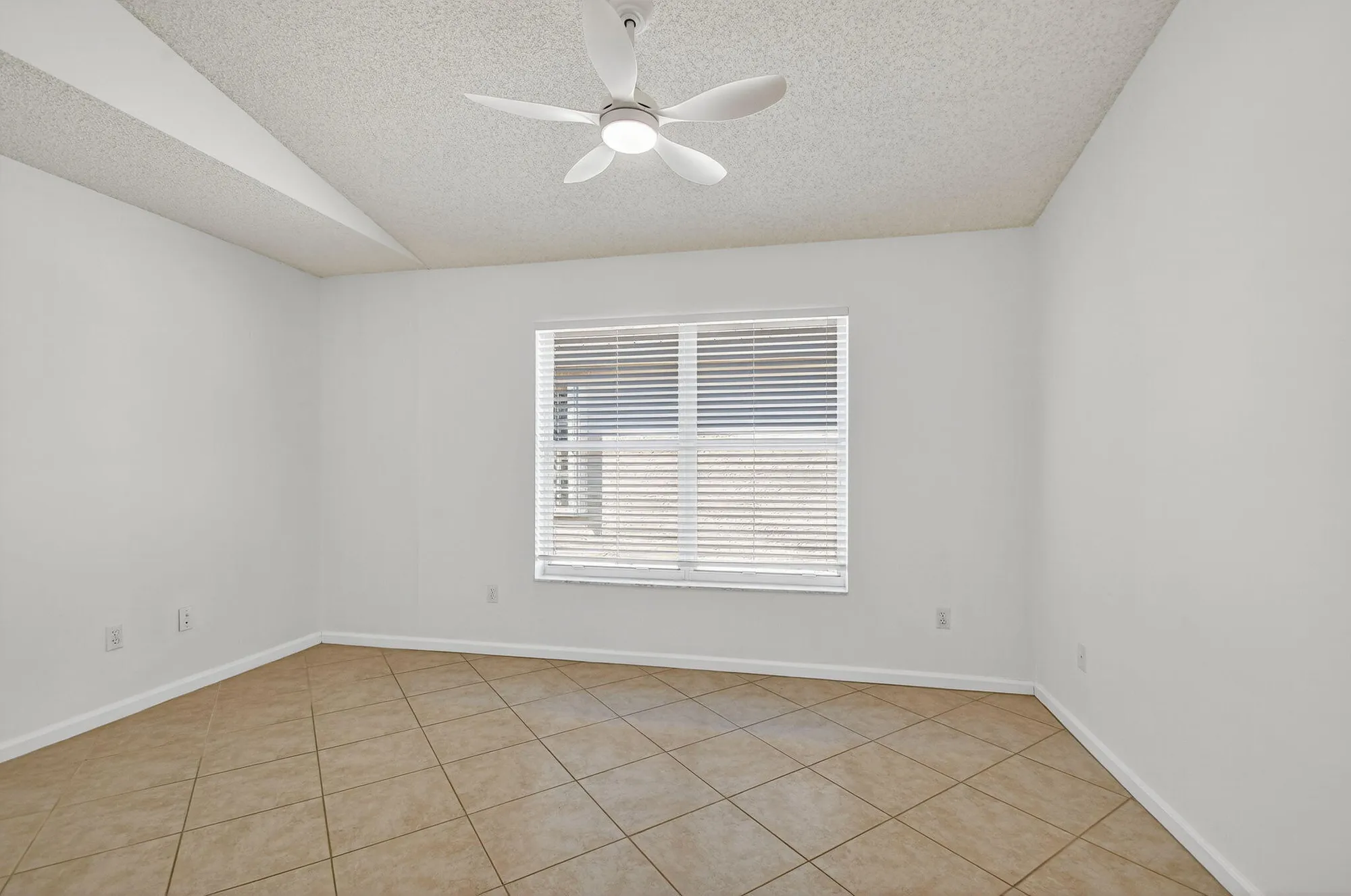 Property Slideshow image 13 of 41 | 11769 castellon ct, Boynton Beach, FL, 33437