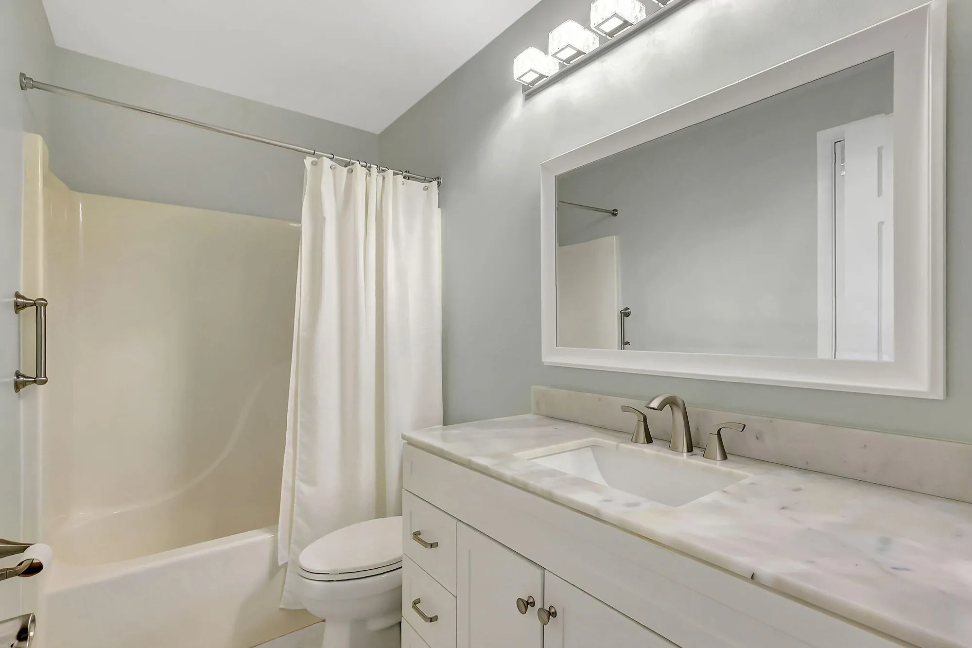 Property Slideshow image 19 of 34 | 21 lake vista trl apt 101, Port Saint Lucie, FL, 34952