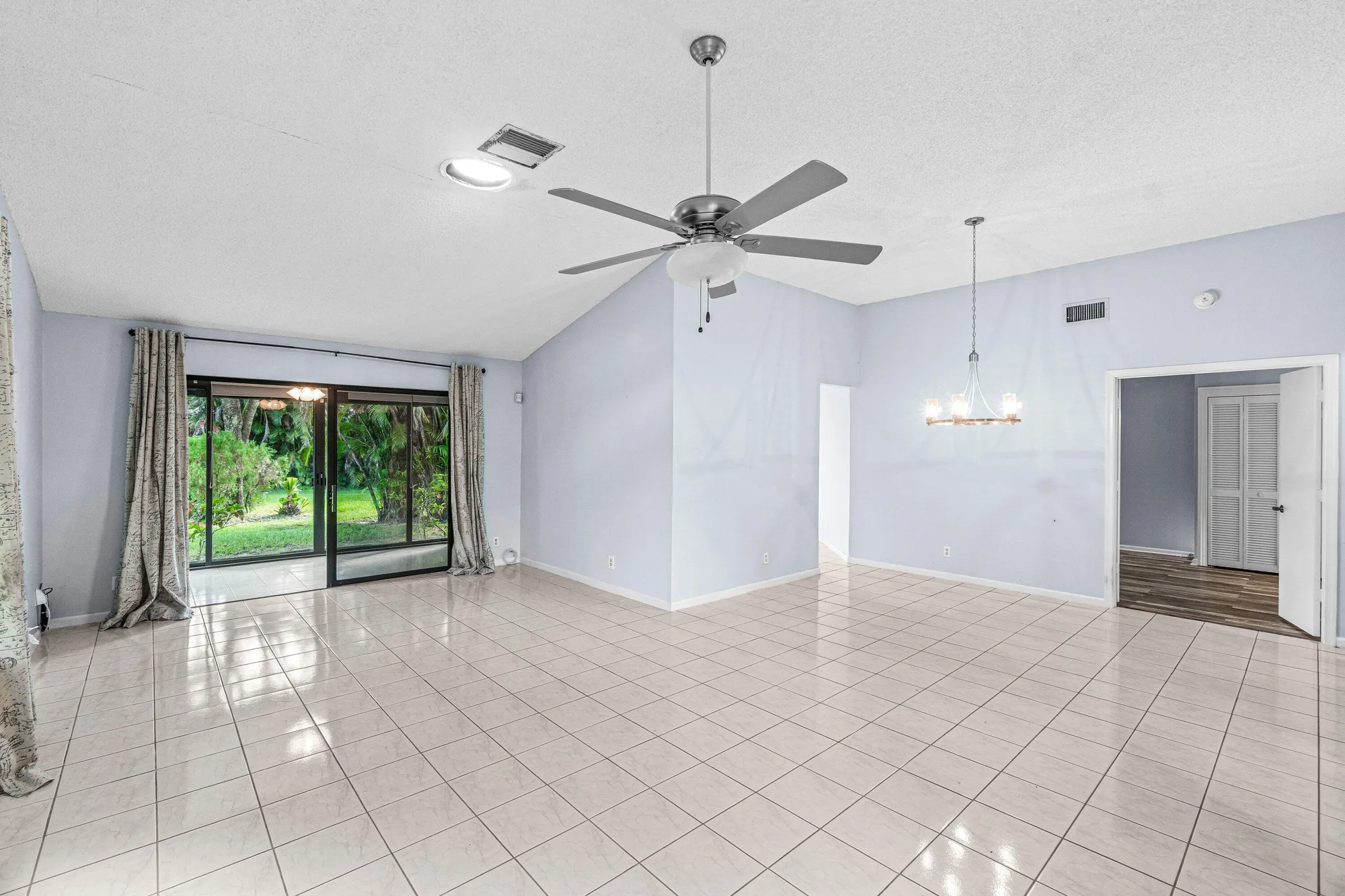 Property Slideshow image 7 of 35 | 10173 chestwood rd, Boynton Beach, FL, 33437