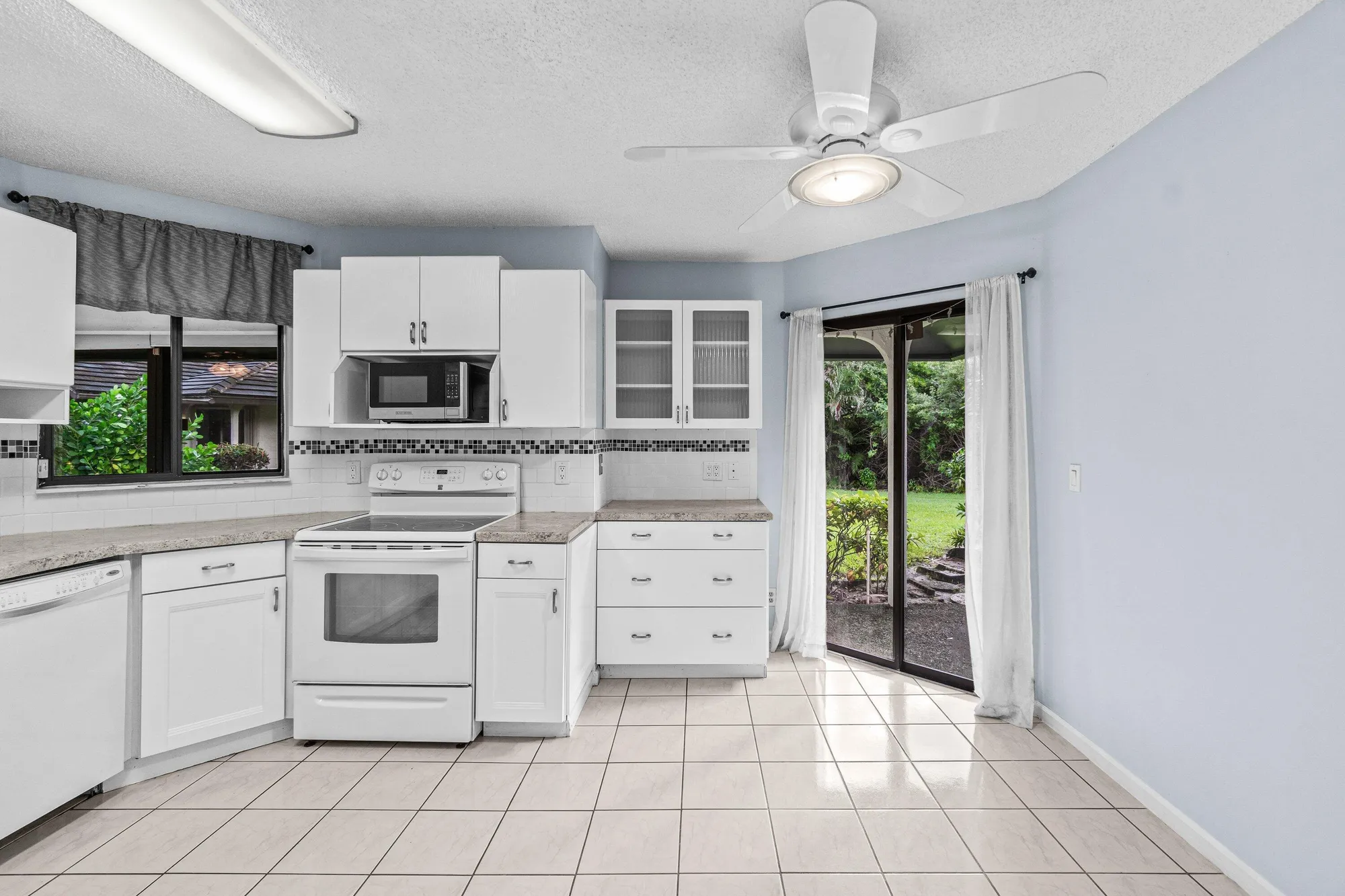 Property Slideshow image 12 of 35 | 10173 chestwood rd, Boynton Beach, FL, 33437