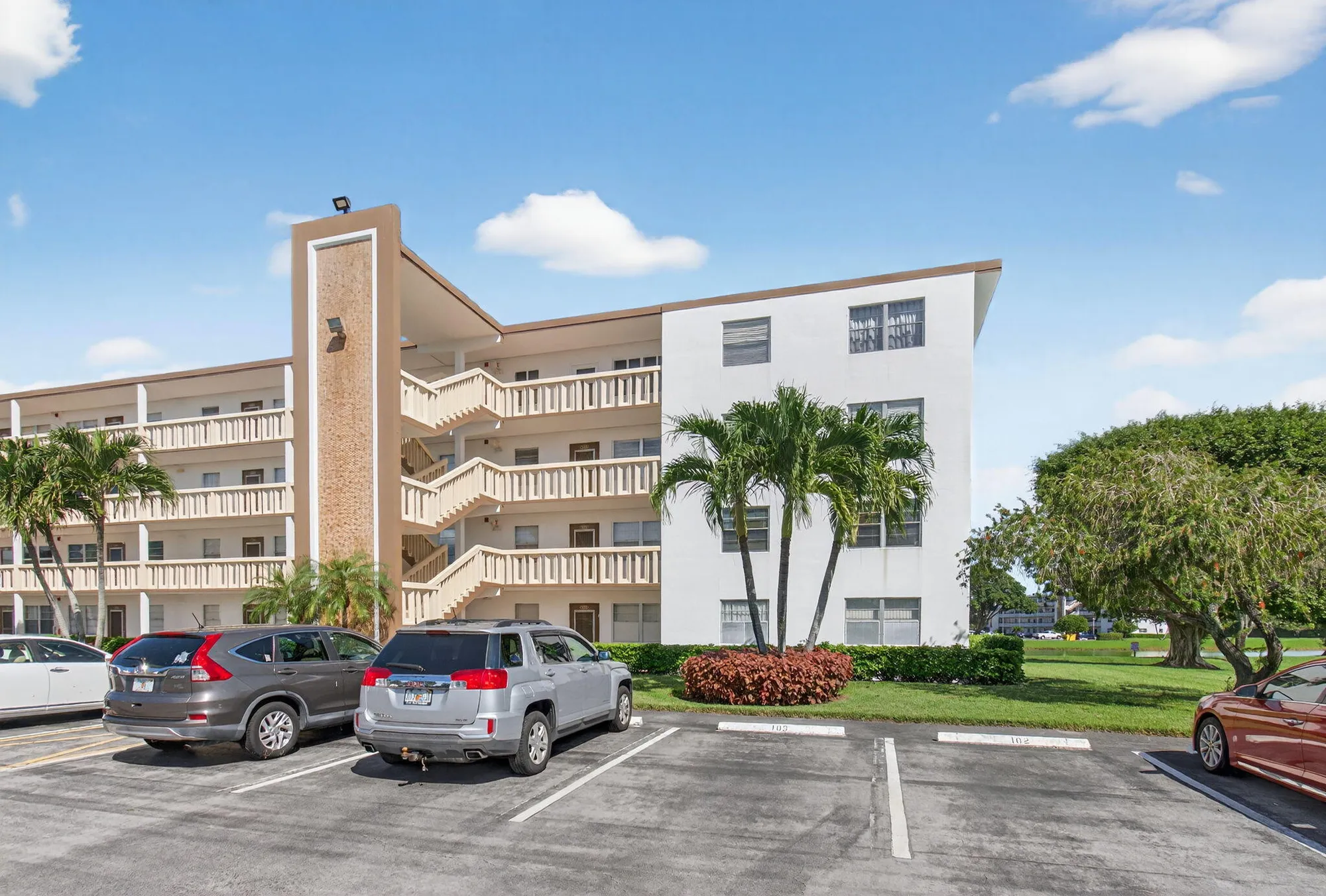 Property Slideshow image 4 of 101 | 2001 guildford a, Boca Raton, FL, 33434