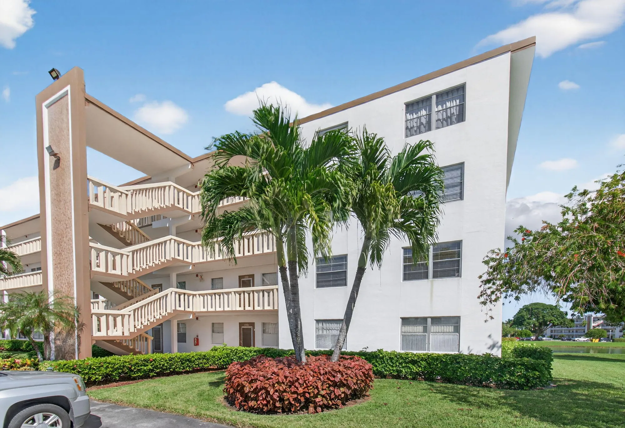 Property Slideshow image 5 of 101 | 2001 guildford a, Boca Raton, FL, 33434