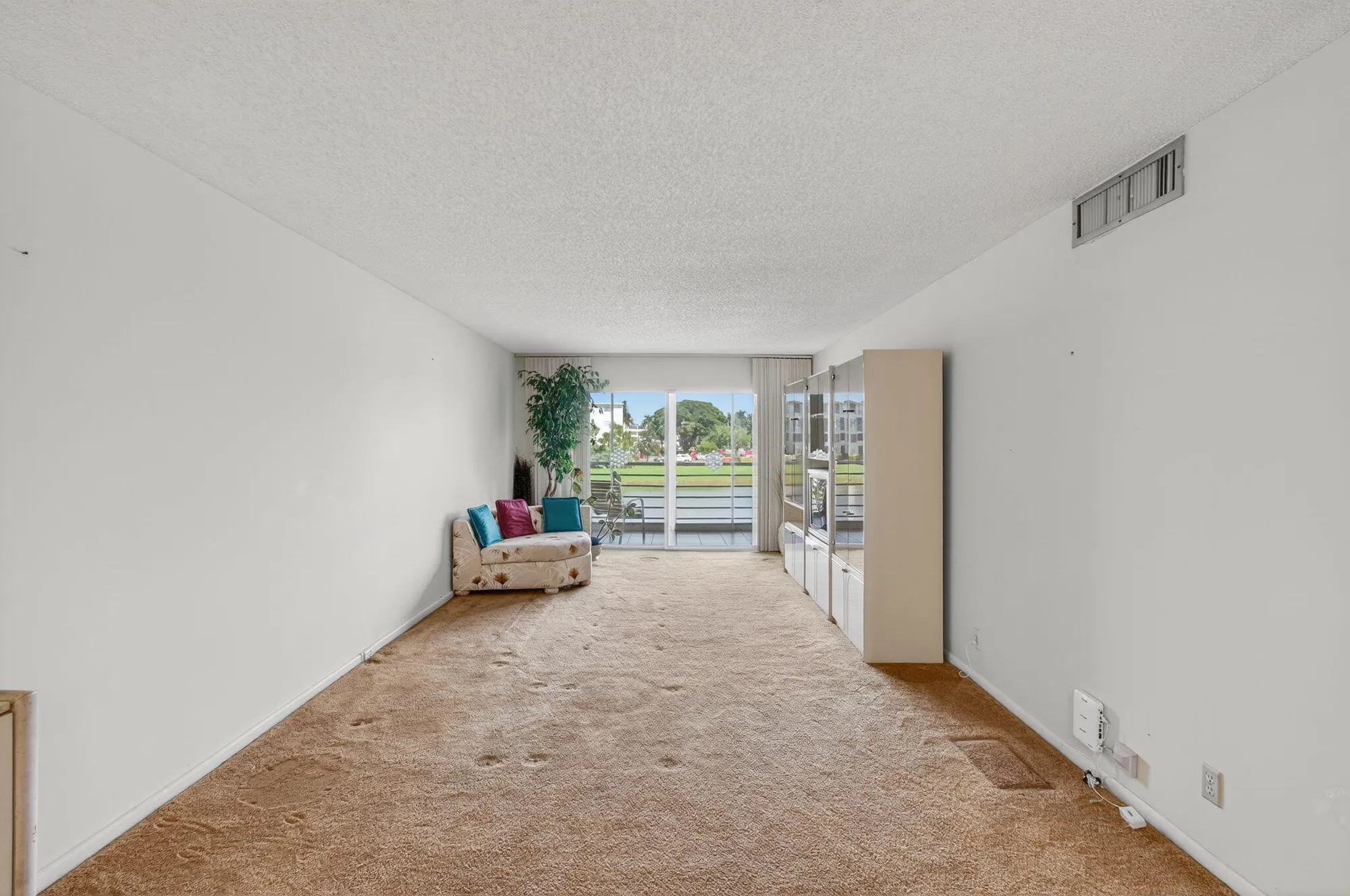 Property Slideshow image 13 of 101 | 2001 guildford a, Boca Raton, FL, 33434