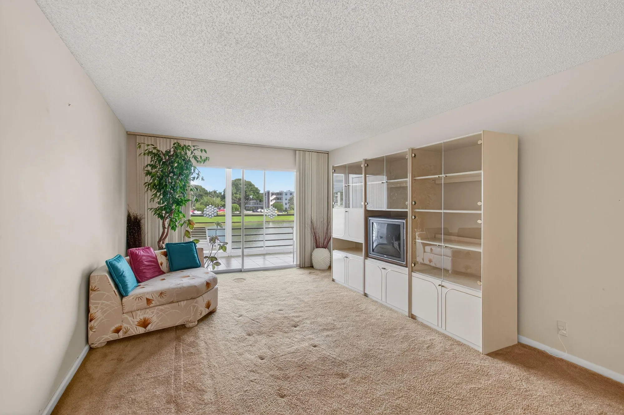 Property Slideshow image 15 of 101 | 2001 guildford a, Boca Raton, FL, 33434