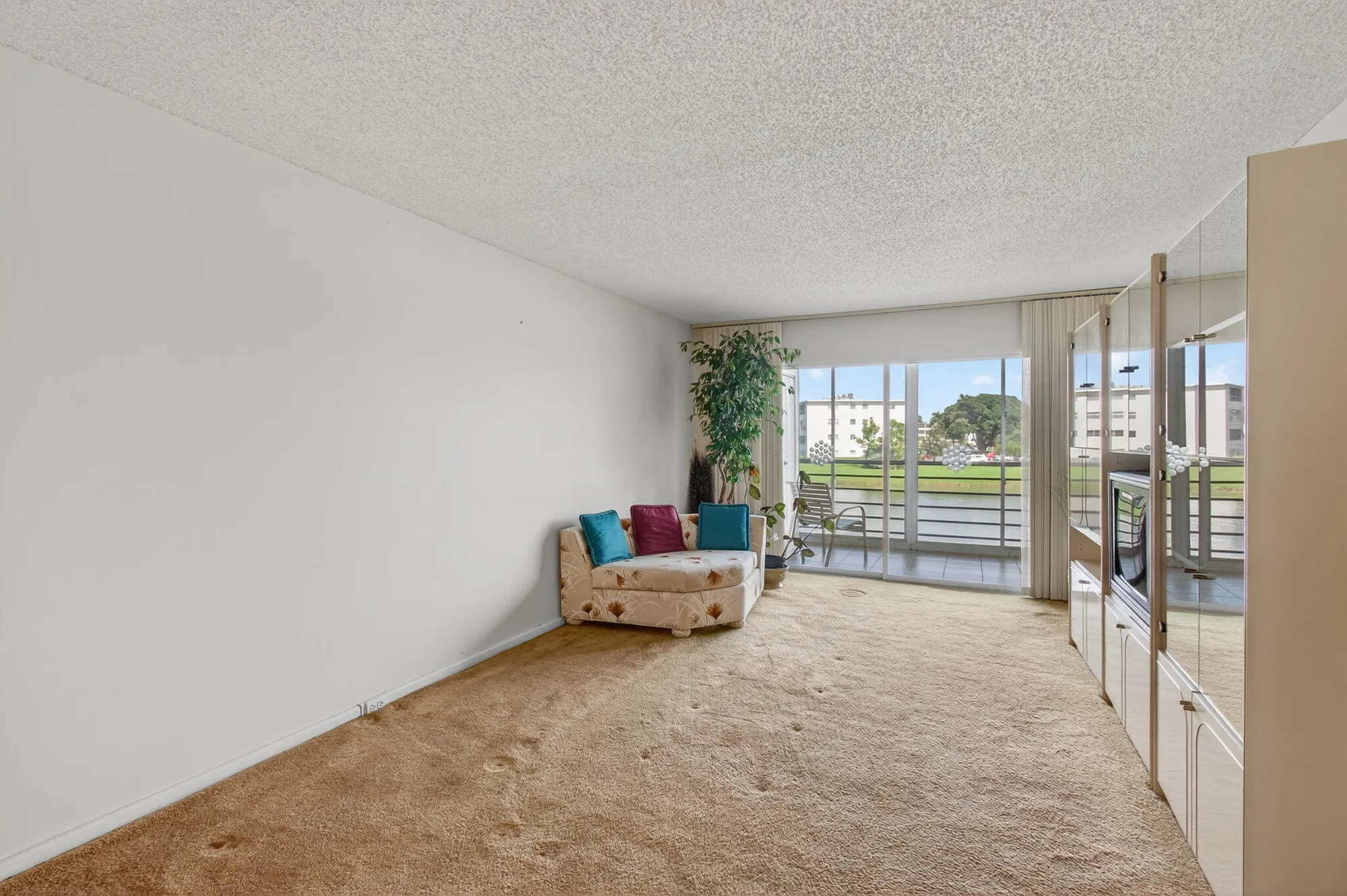 Property Slideshow image 14 of 101 | 2001 guildford a, Boca Raton, FL, 33434