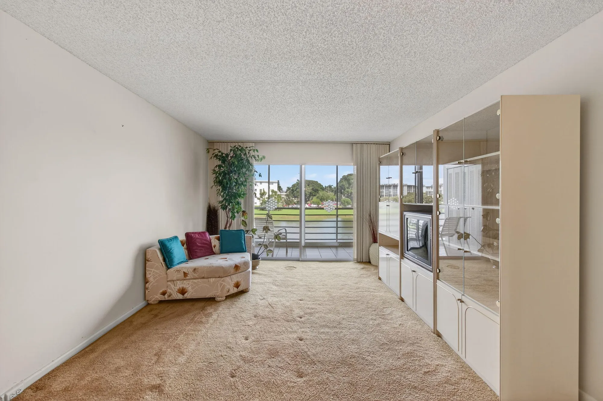 Property Slideshow image 16 of 101 | 2001 guildford a, Boca Raton, FL, 33434