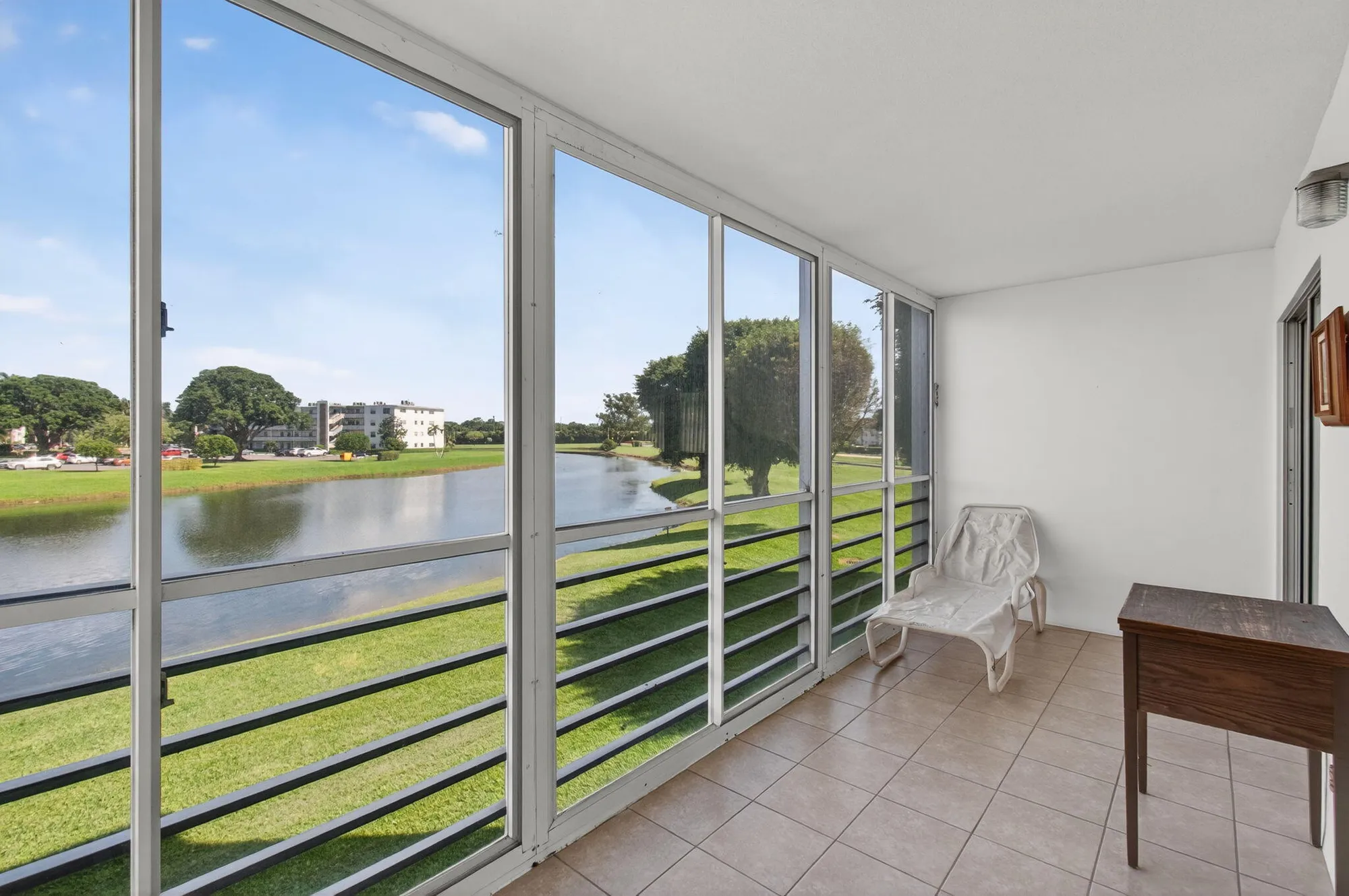 Property Slideshow image 18 of 101 | 2001 guildford a, Boca Raton, FL, 33434