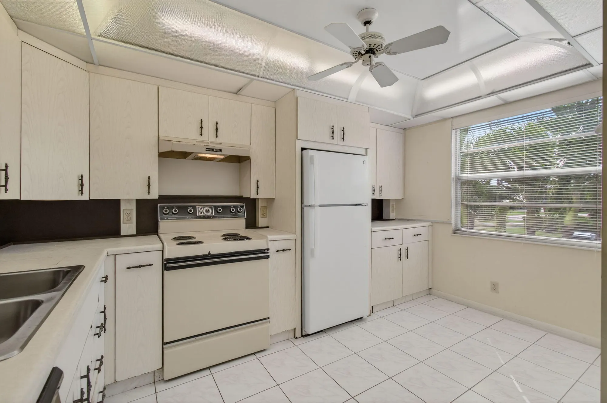 Property Slideshow image 33 of 101 | 2001 guildford a, Boca Raton, FL, 33434