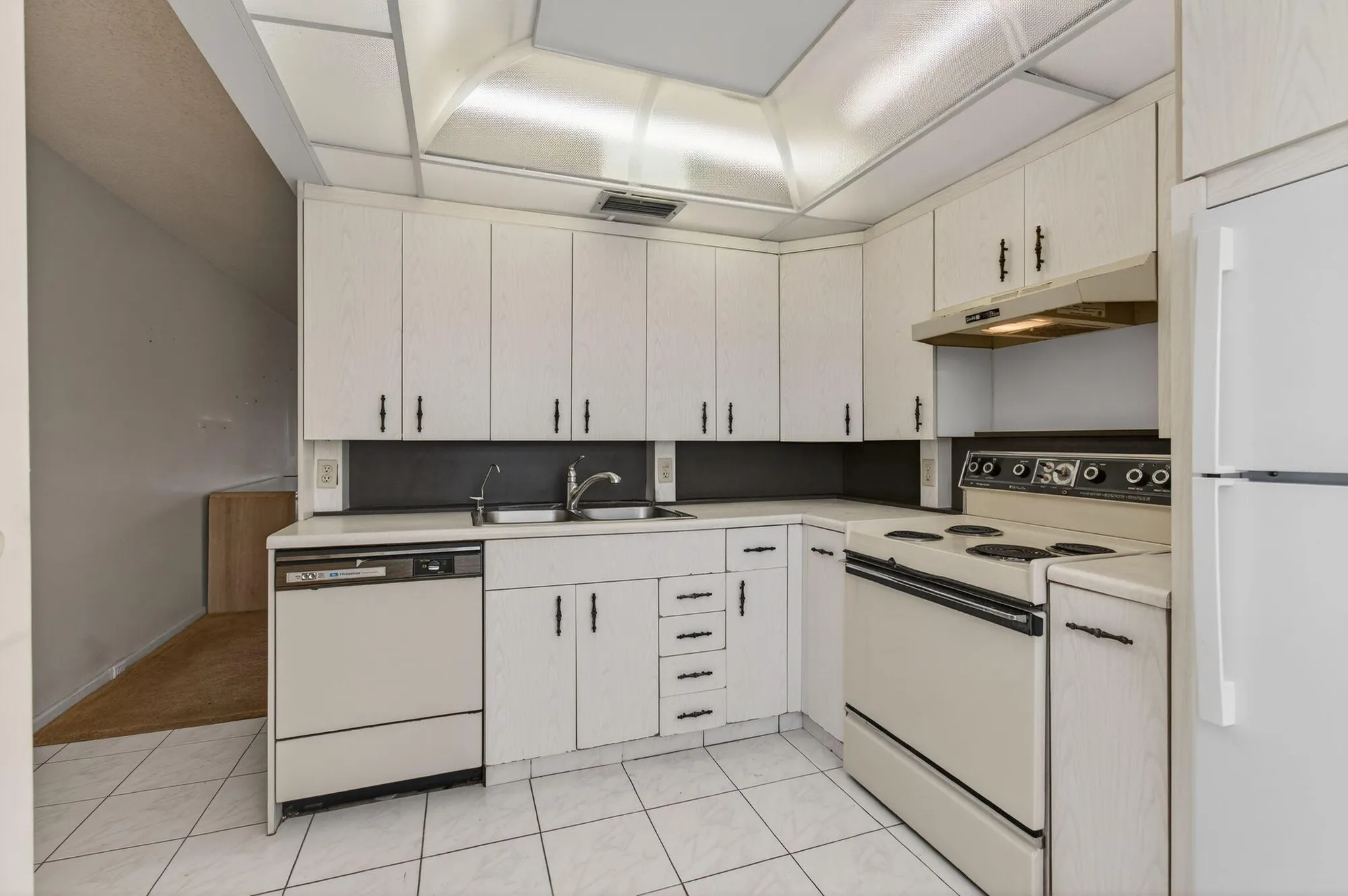 Property Slideshow image 35 of 101 | 2001 guildford a, Boca Raton, FL, 33434