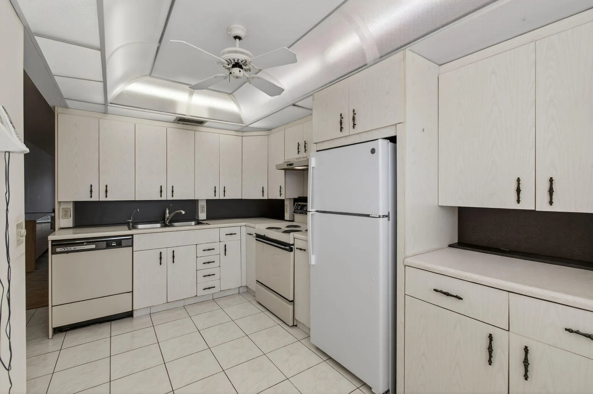 Property Slideshow image 37 of 101 | 2001 guildford a, Boca Raton, FL, 33434