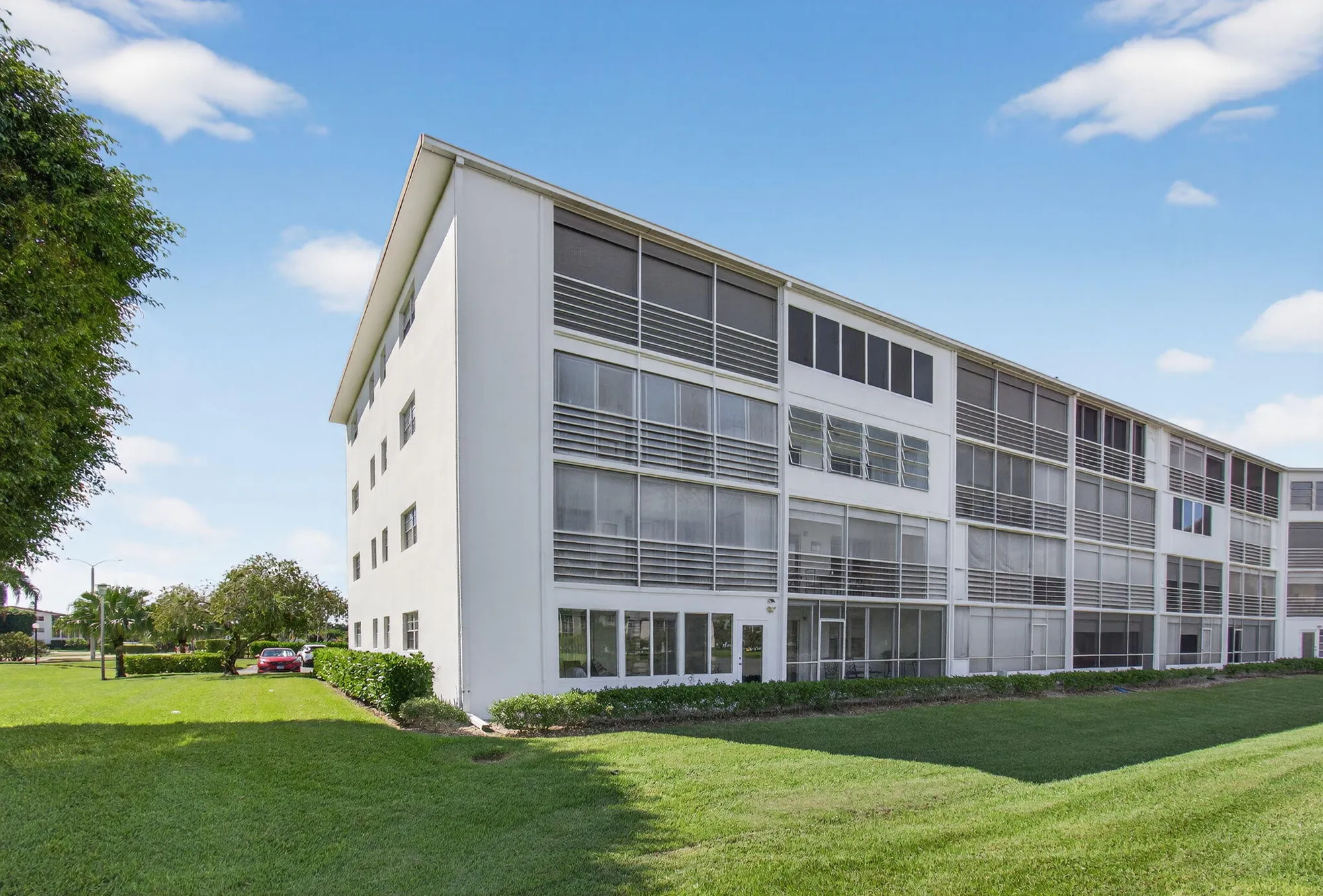 Property Slideshow image 60 of 101 | 2001 guildford a, Boca Raton, FL, 33434