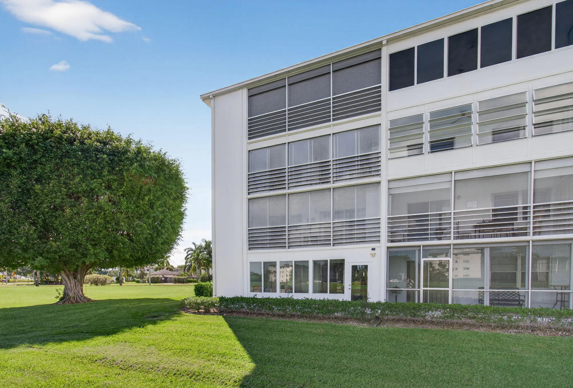 Property Slideshow image 62 of 101 | 2001 guildford a, Boca Raton, FL, 33434