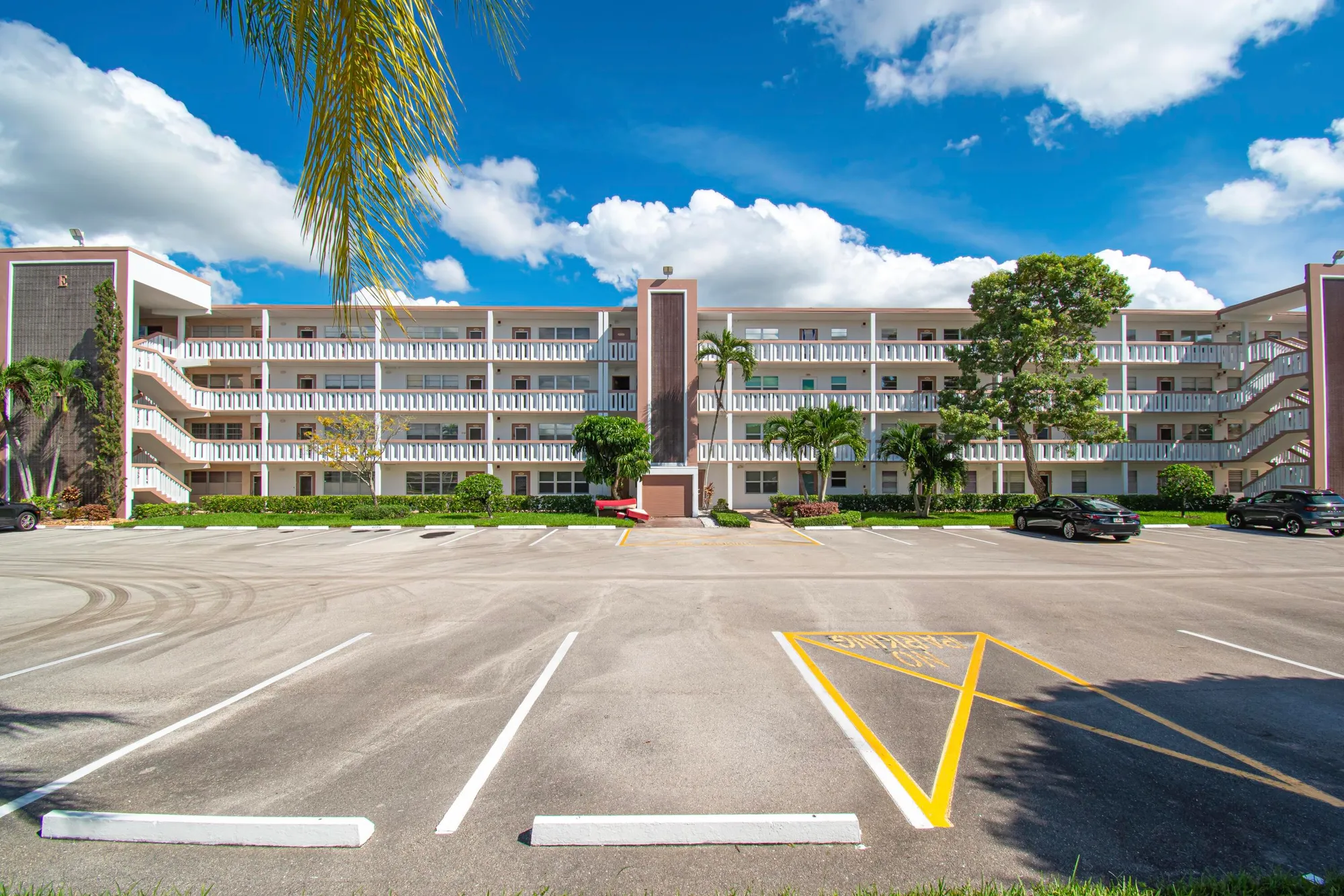 Property Slideshow image 3 of 28 | 2085 wolverton e unit e, Boca Raton, FL, 33434