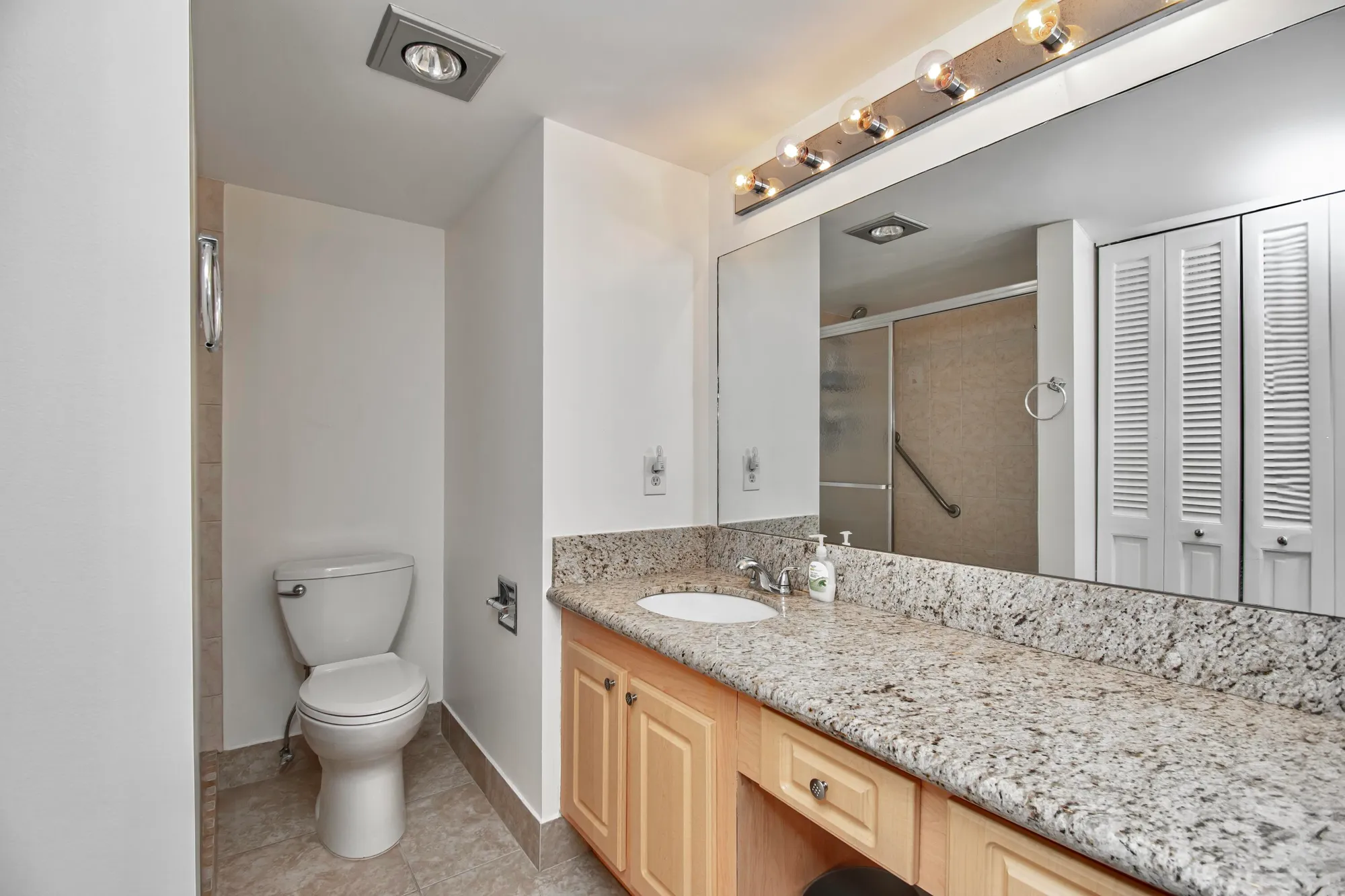 Property Slideshow image 17 of 28 | 2085 wolverton e unit e, Boca Raton, FL, 33434