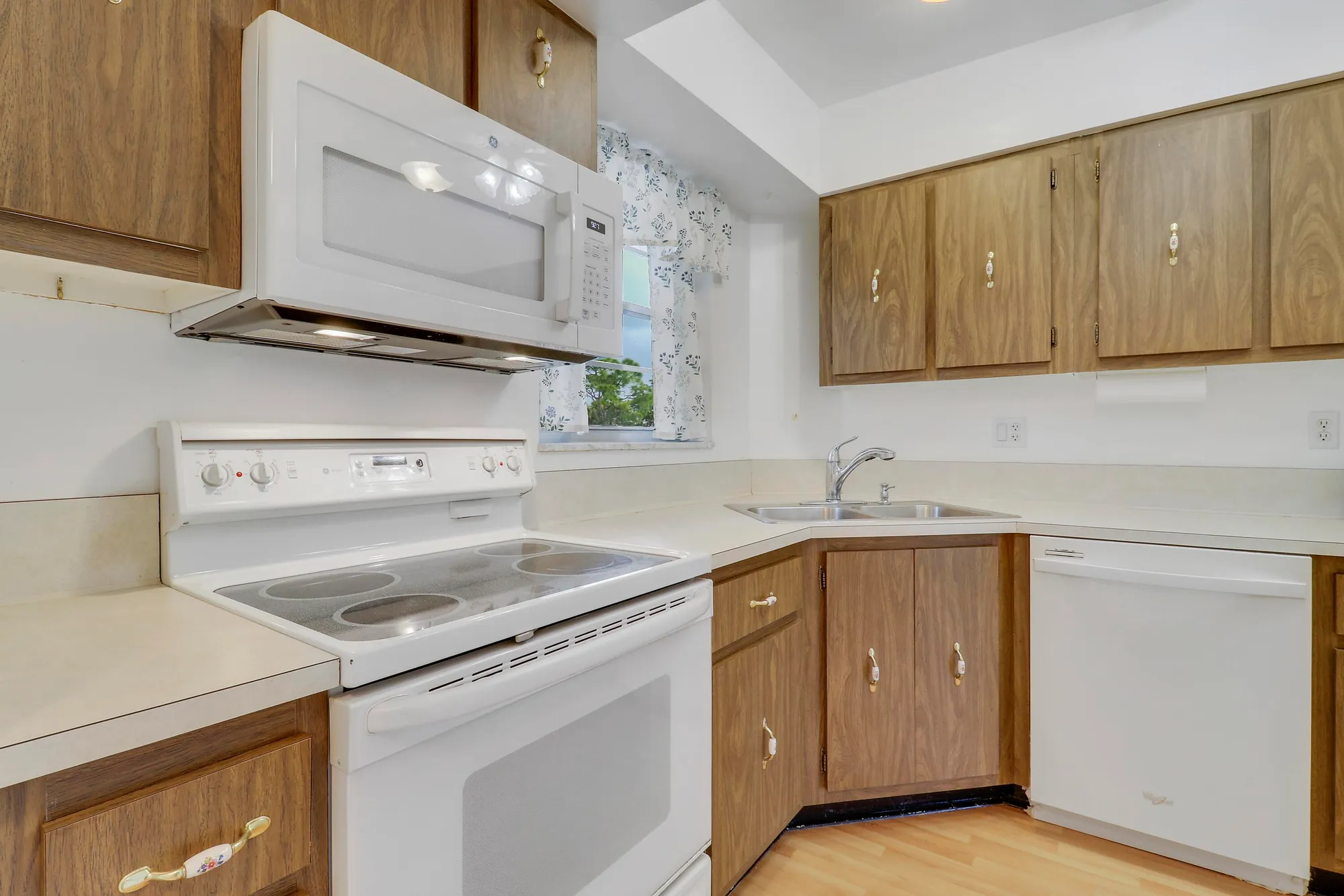 Property Slideshow image 9 of 33 | 18081 se country club dr # 13-125, Jupiter, FL, 33469