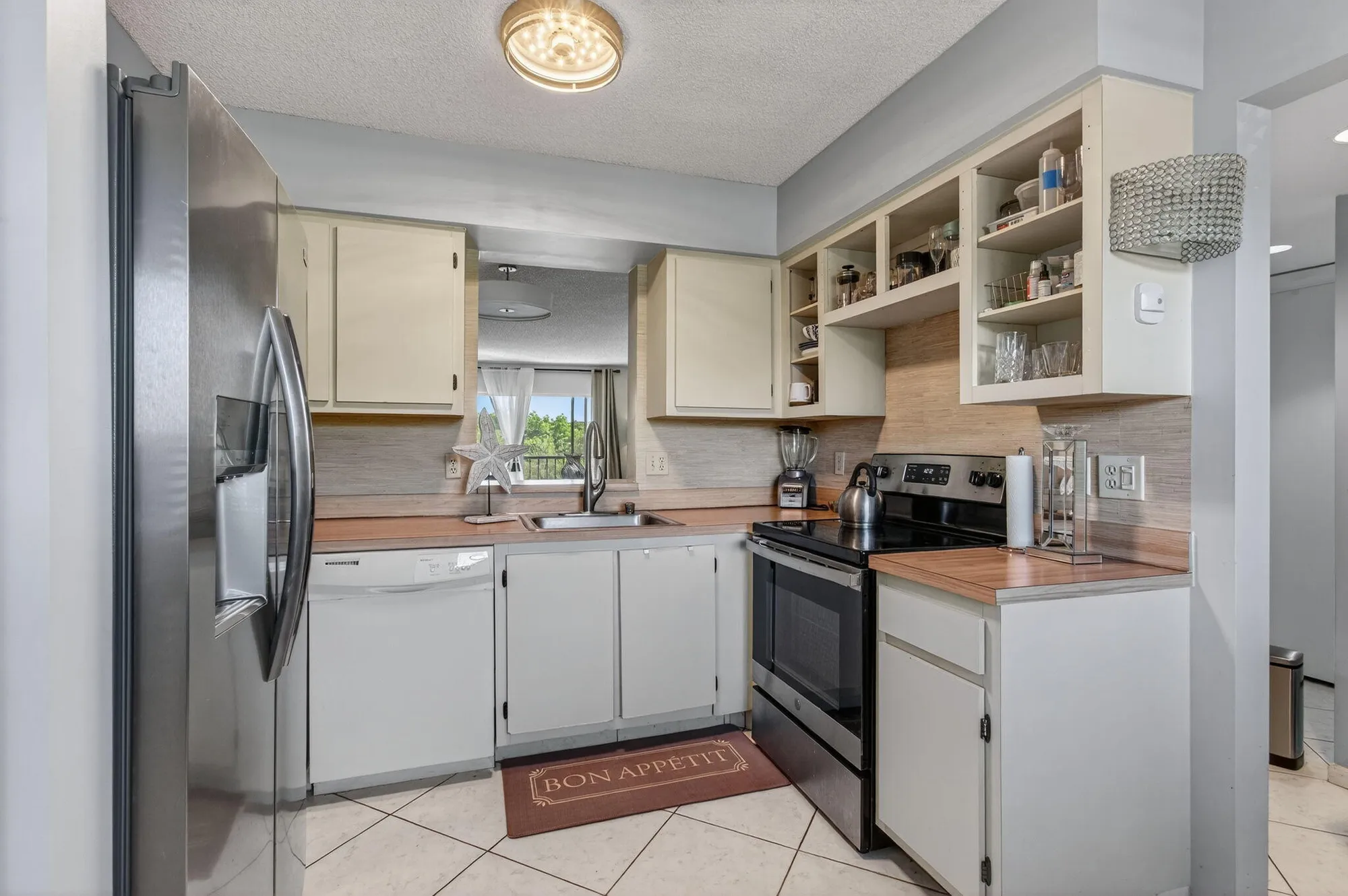 Property Slideshow image 23 of 82 | 7006 huntington ln apt 306, Delray Beach, FL, 33446