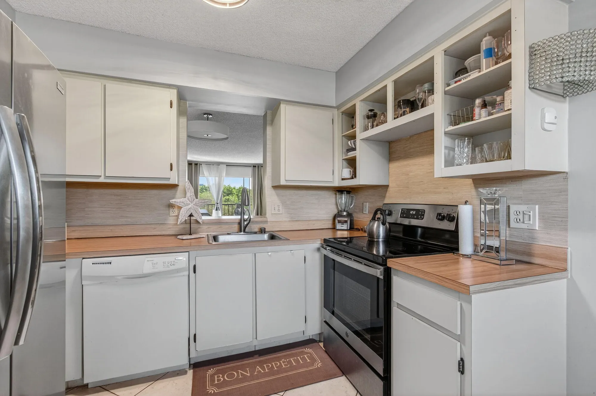 Property Slideshow image 25 of 82 | 7006 huntington ln apt 306, Delray Beach, FL, 33446