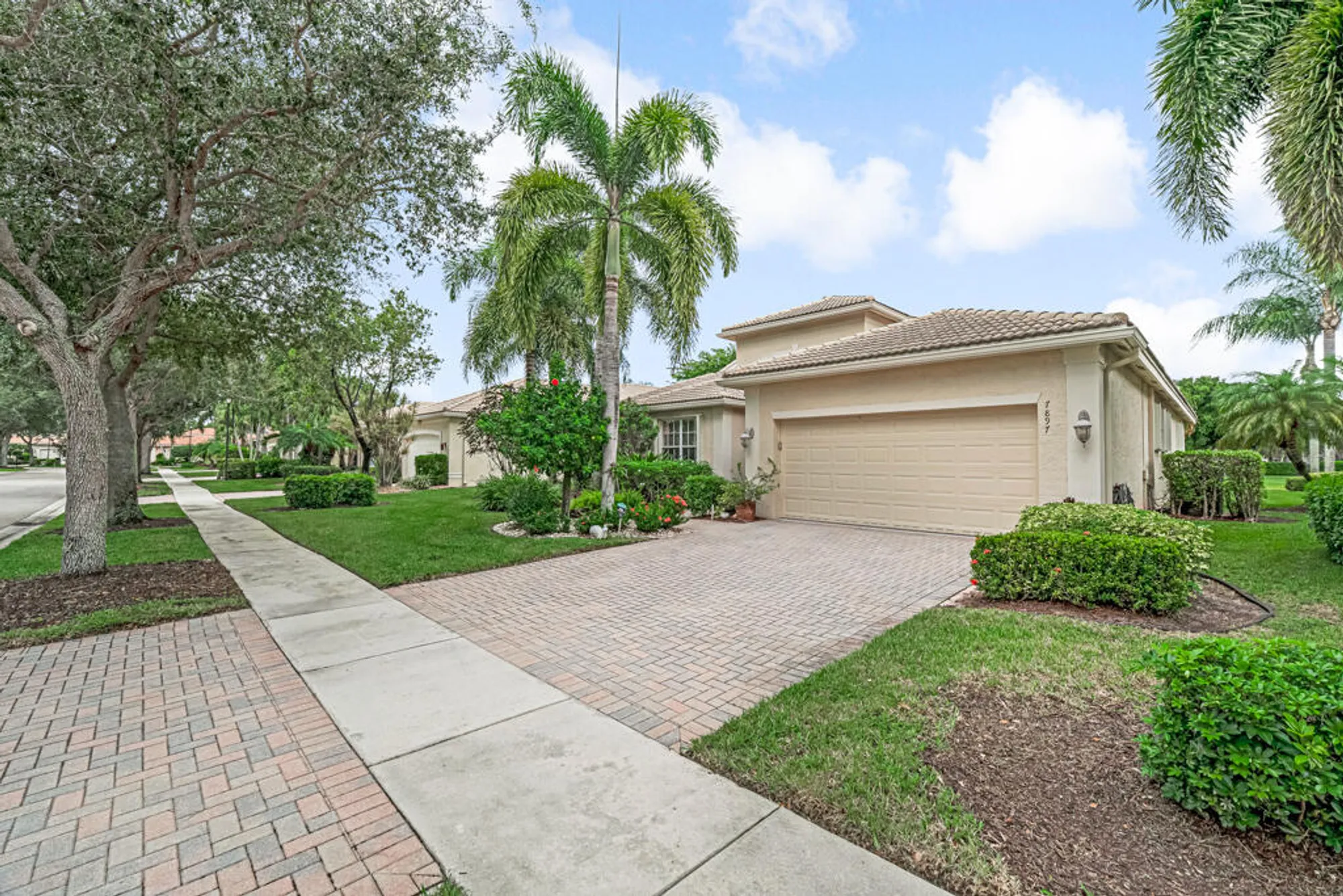 Property Slideshow image 4 of 77 | 7897 amethyst lake pt, Lake Worth, FL, 33467