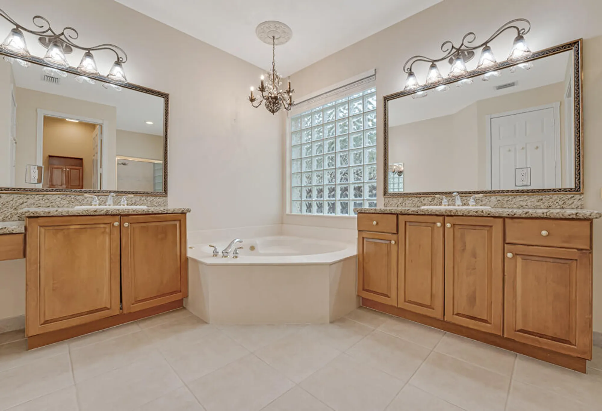 Property Slideshow image 21 of 77 | 7897 amethyst lake pt, Lake Worth, FL, 33467
