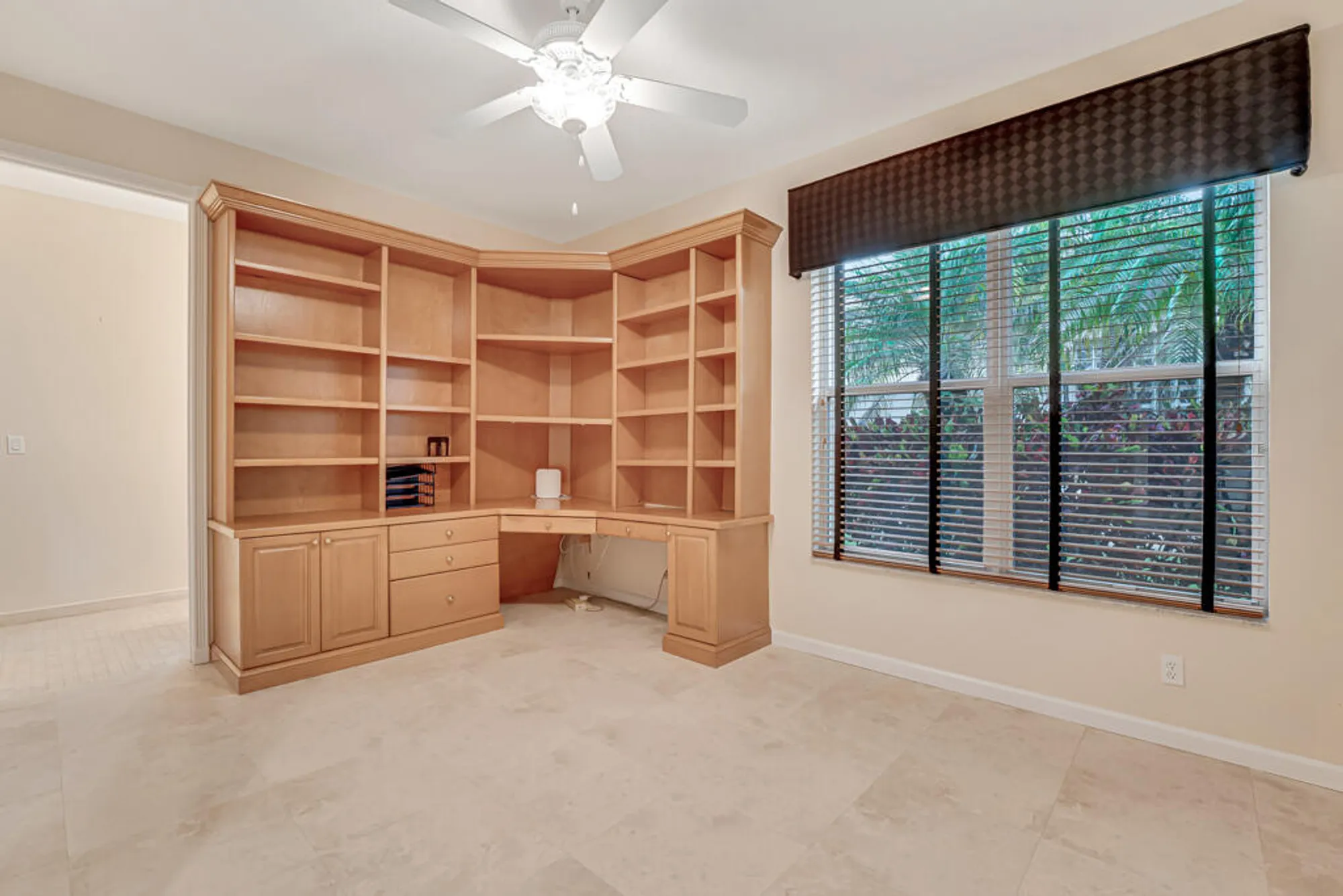Property Slideshow image 31 of 77 | 7897 amethyst lake pt, Lake Worth, FL, 33467