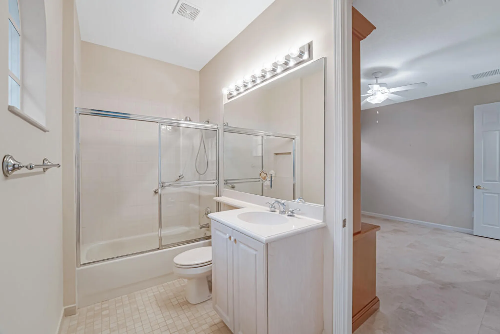 Property Slideshow image 33 of 77 | 7897 amethyst lake pt, Lake Worth, FL, 33467